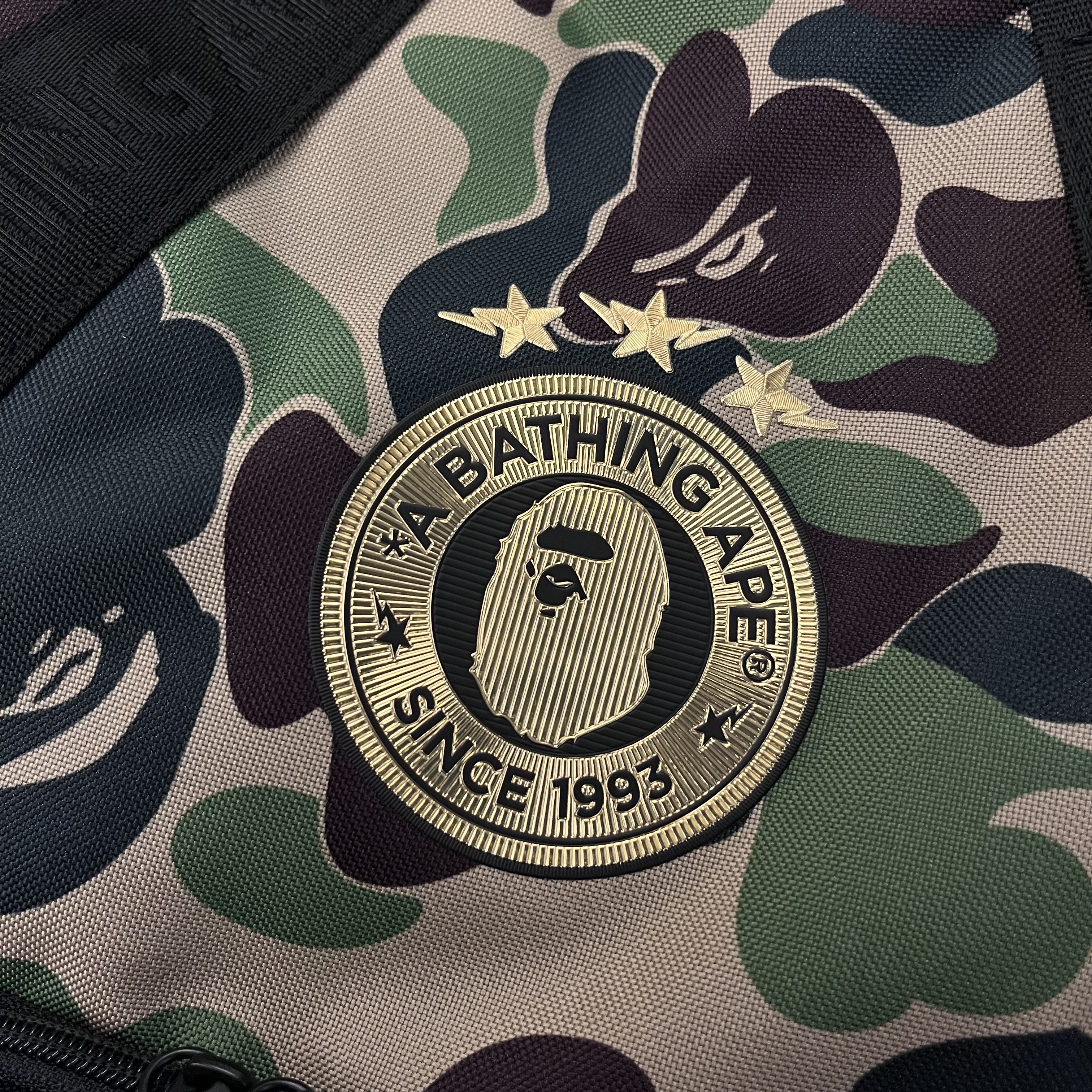 Adidas x BAPE Duffle Bag Crew Green 착용 스타일 - 1