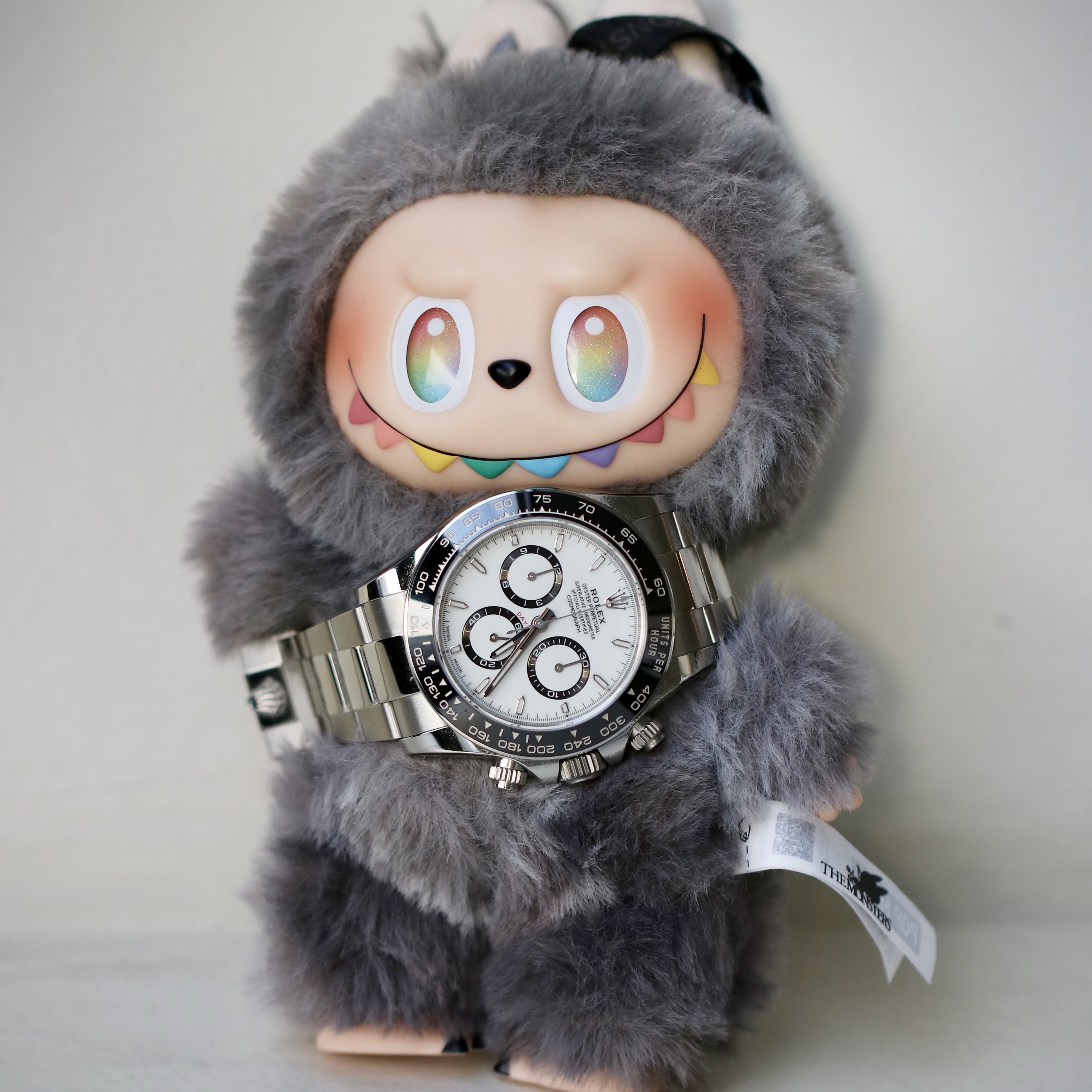 Pop Mart Labubu The Monsters Highlight Series ID Keyring (Opened Case), Rolex Cosmograph Daytona 40mm 126500LN White Oyster 착용 스타일