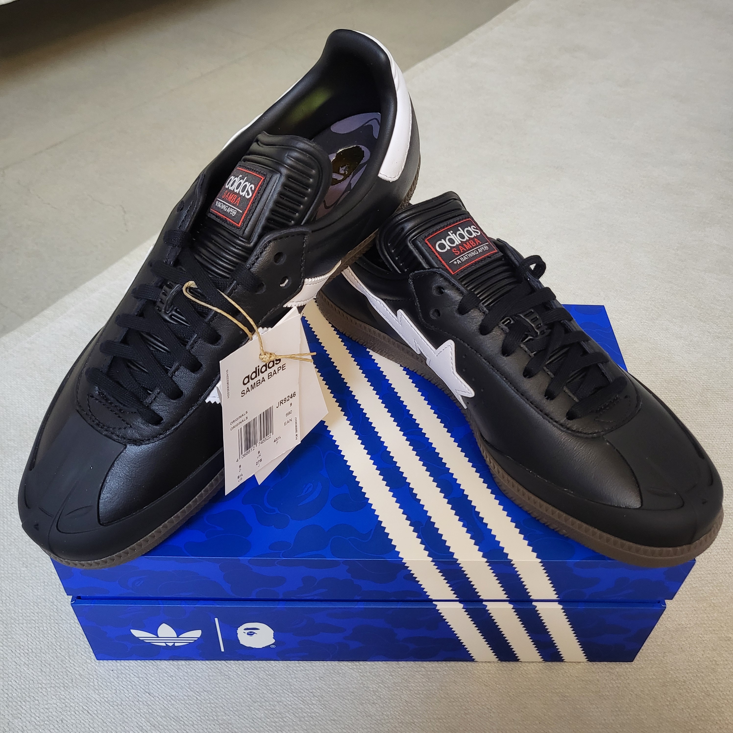 Adidas x BAPE Samba Core Black Footwear White 착용 스타일 - 3