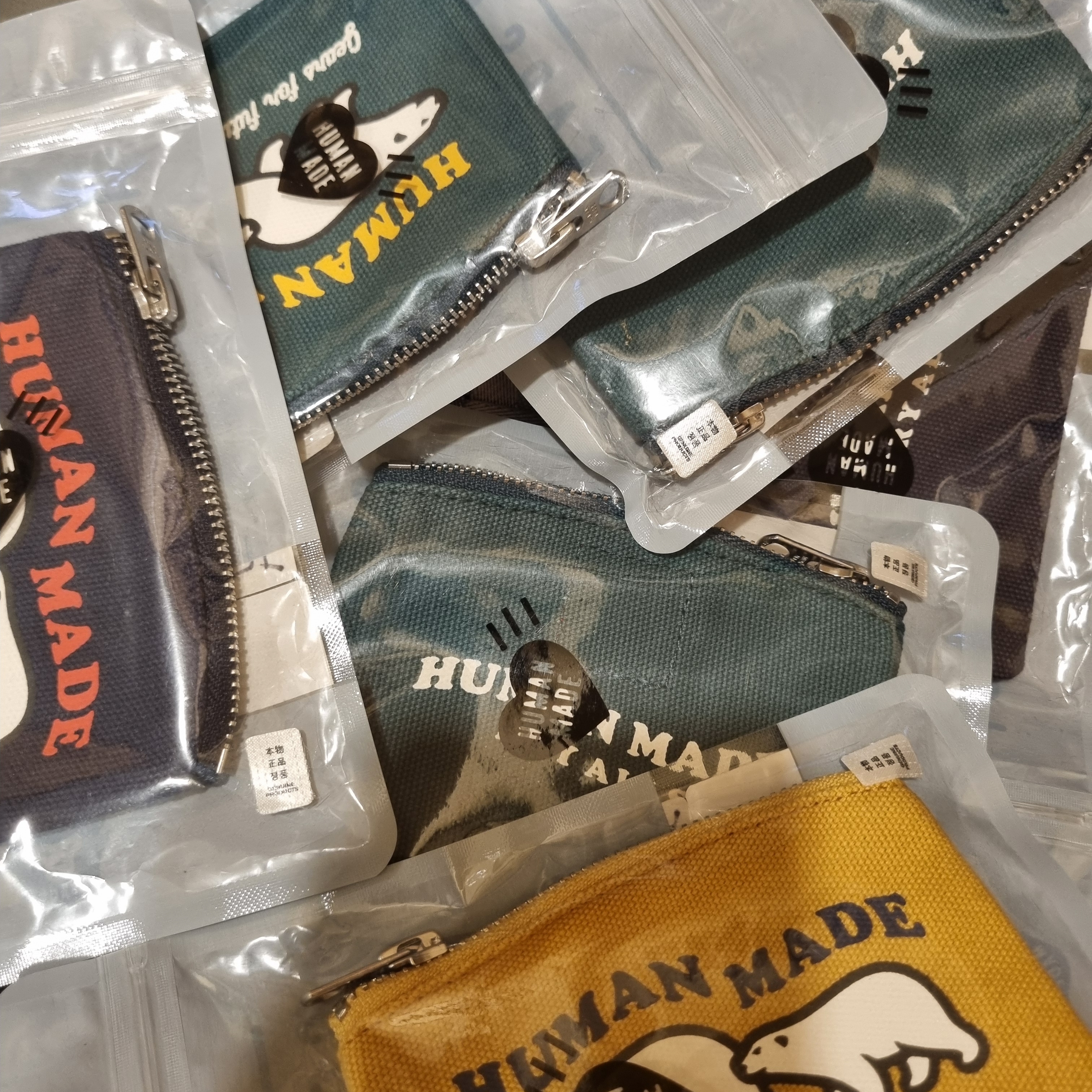 Human Made Card Case Green, Human Made Card Case Beige 착용 스타일