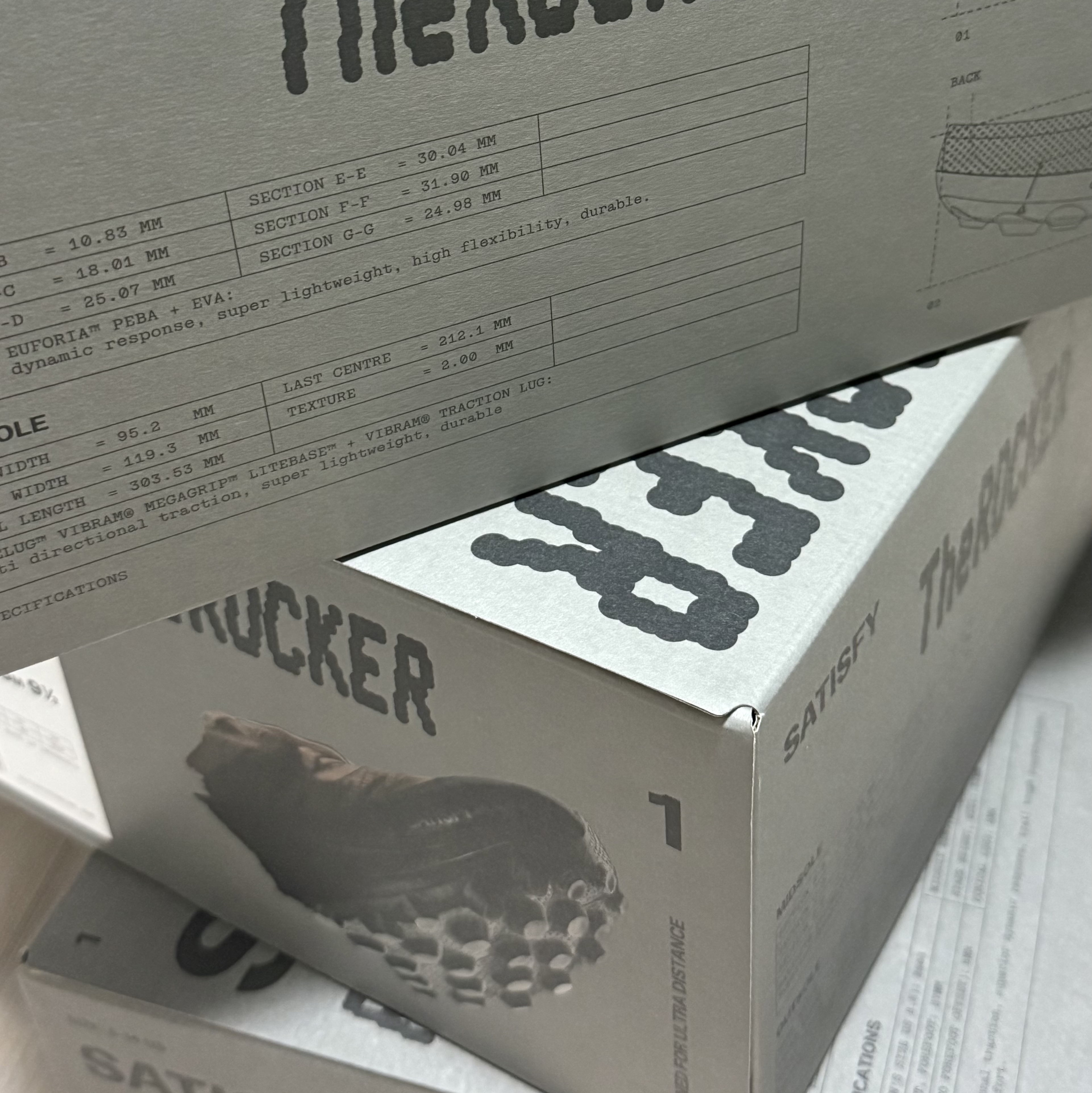 Satisfy The Rocker Shadow (Special Edition), Satisfy The Rocker Falcon (Special Edition) 착용 스타일