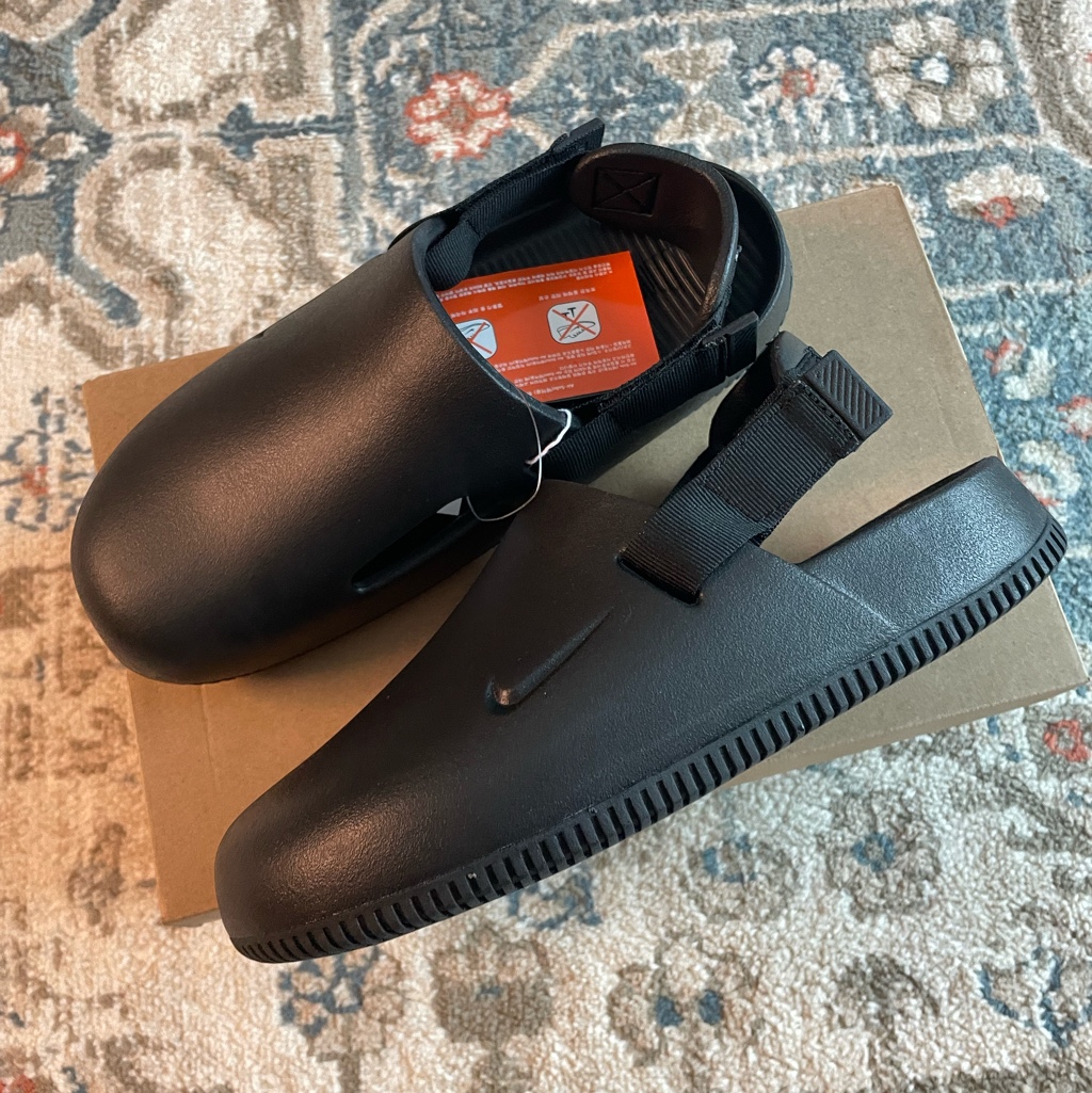 Nike Calm Mule Black 착용 스타일 - 1