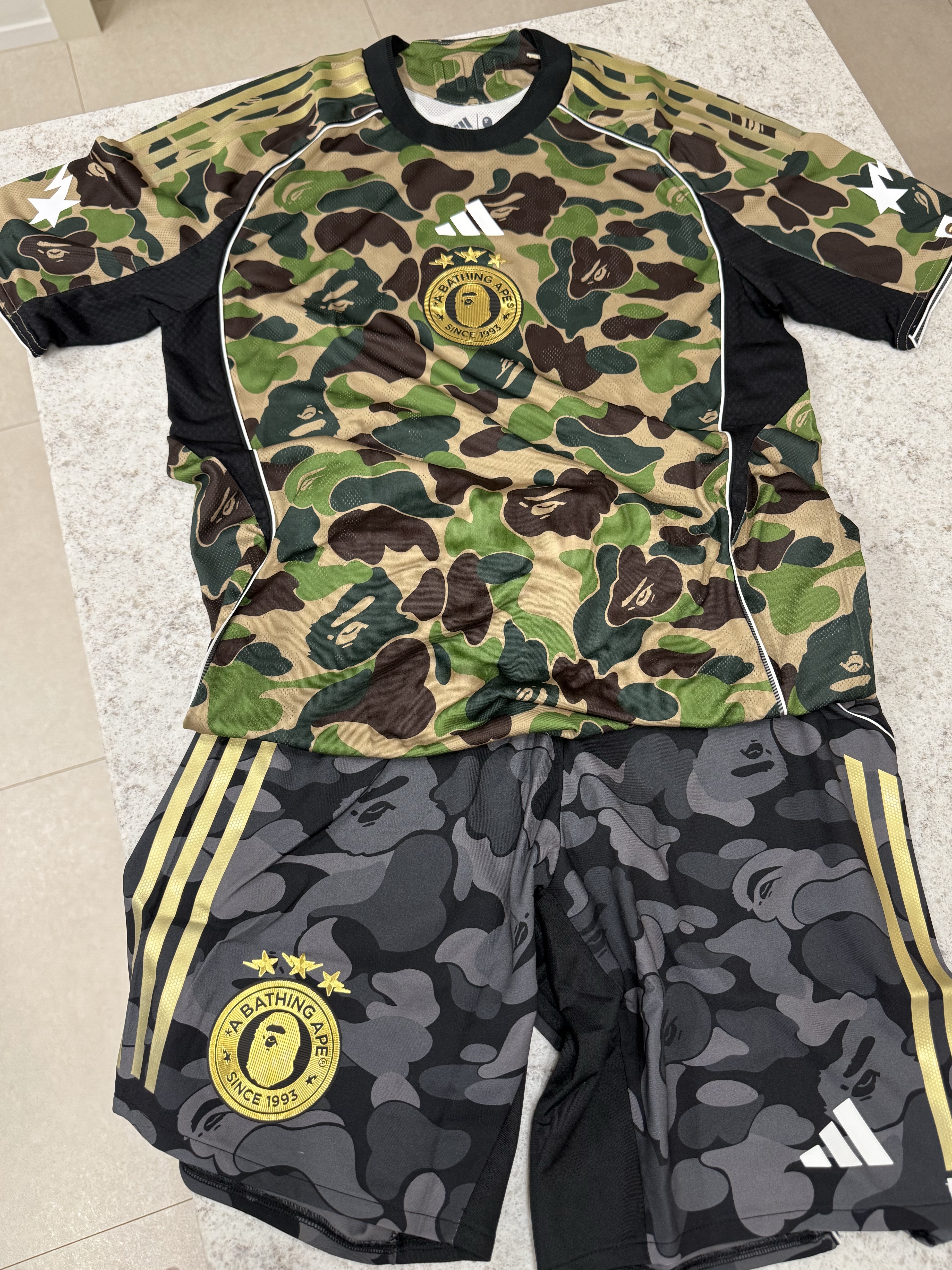 Adidas x BAPE FB Jersey Top Crew Green - KR Sizing, Adidas x BAPE FB Shorts Black - KR Sizing 착용 스타일 - 1