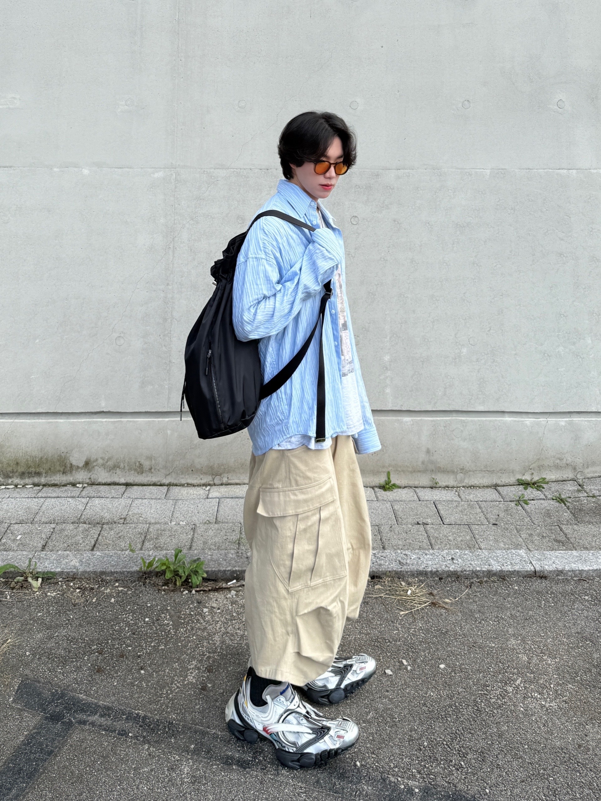 Balenciaga Reptile Sneaker Multicolor, Nonnod Flexible string tucked stripe shirt Sky blue 착용 스타일 - 3