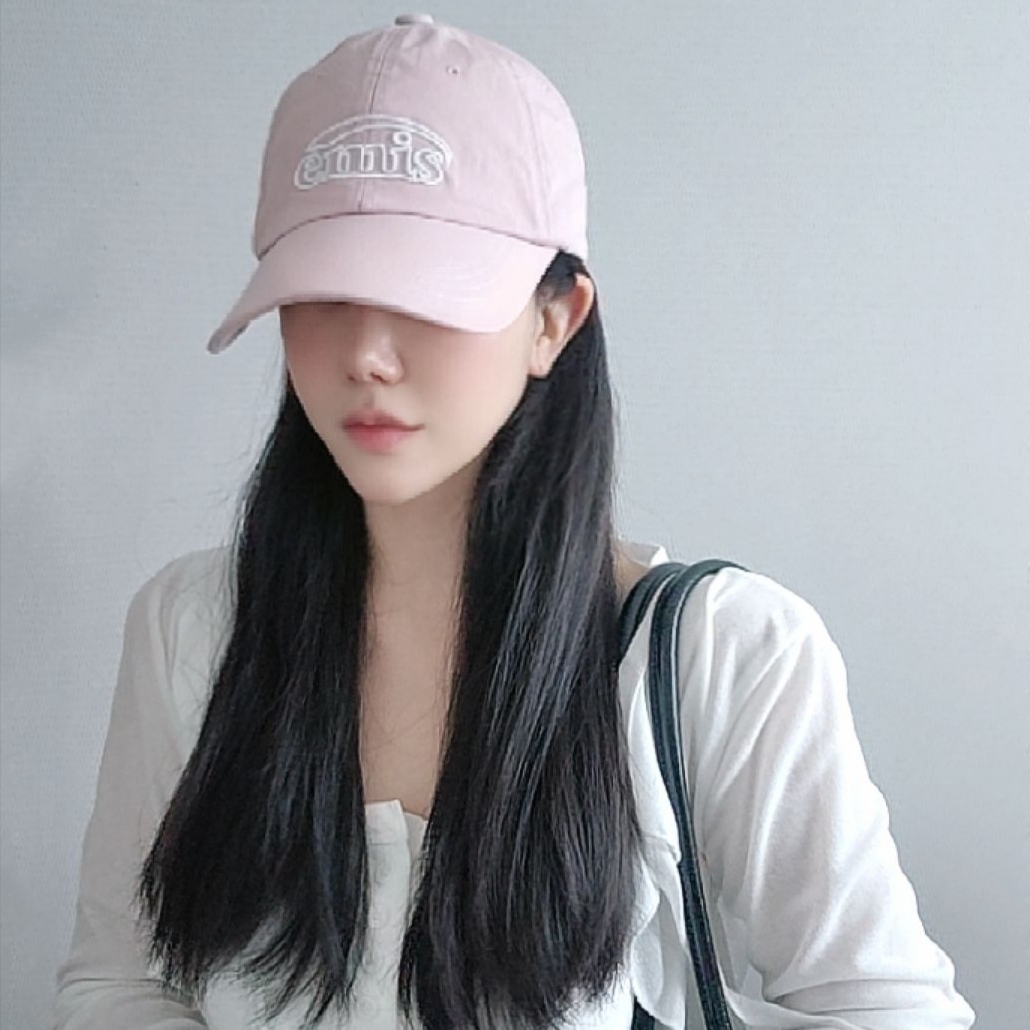 Emis White Stitch Ball Cap Pink 착용 스타일