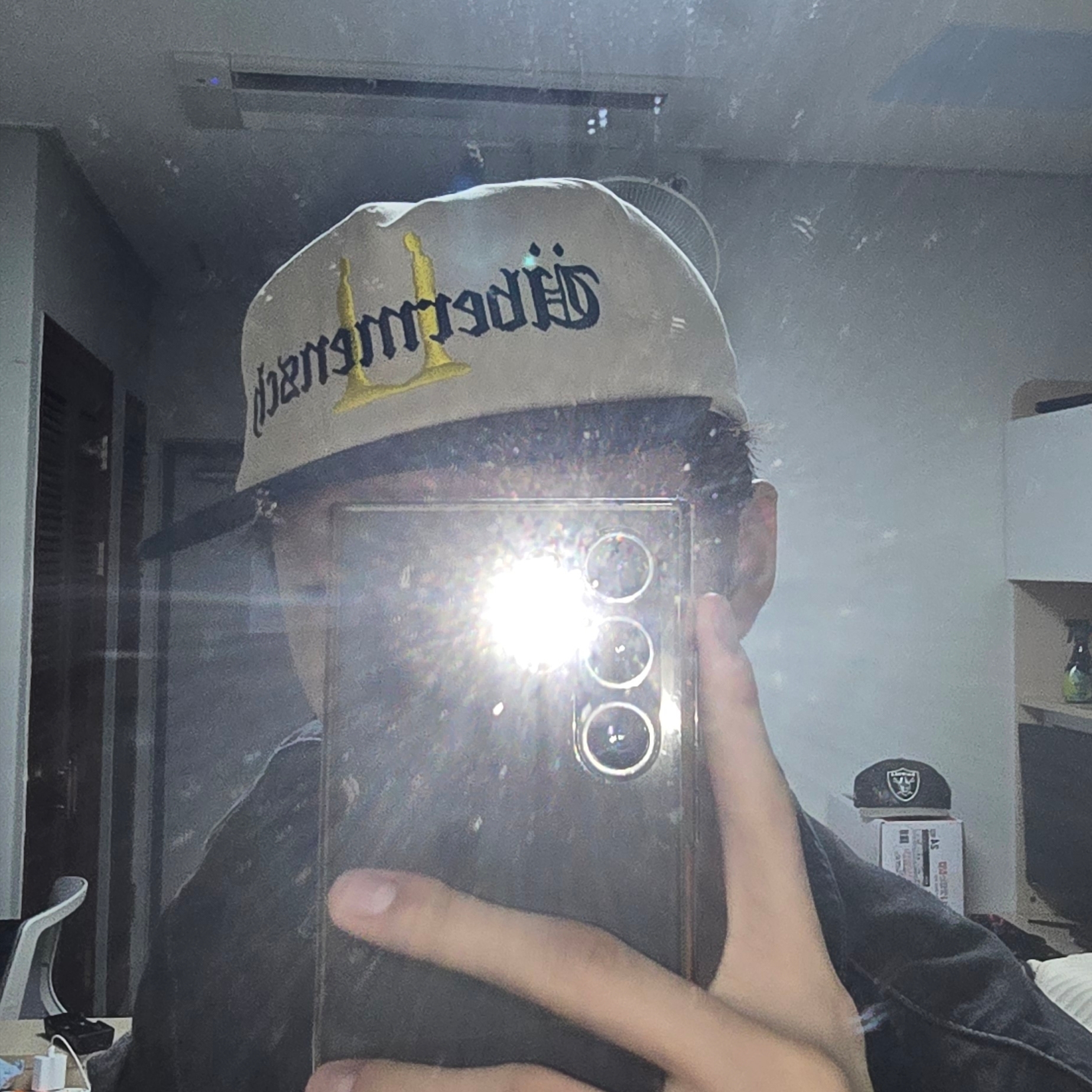 G-DRAGON Ubermensch Unstructured Snapback Hat Natural Navy 착용 스타일 - 3