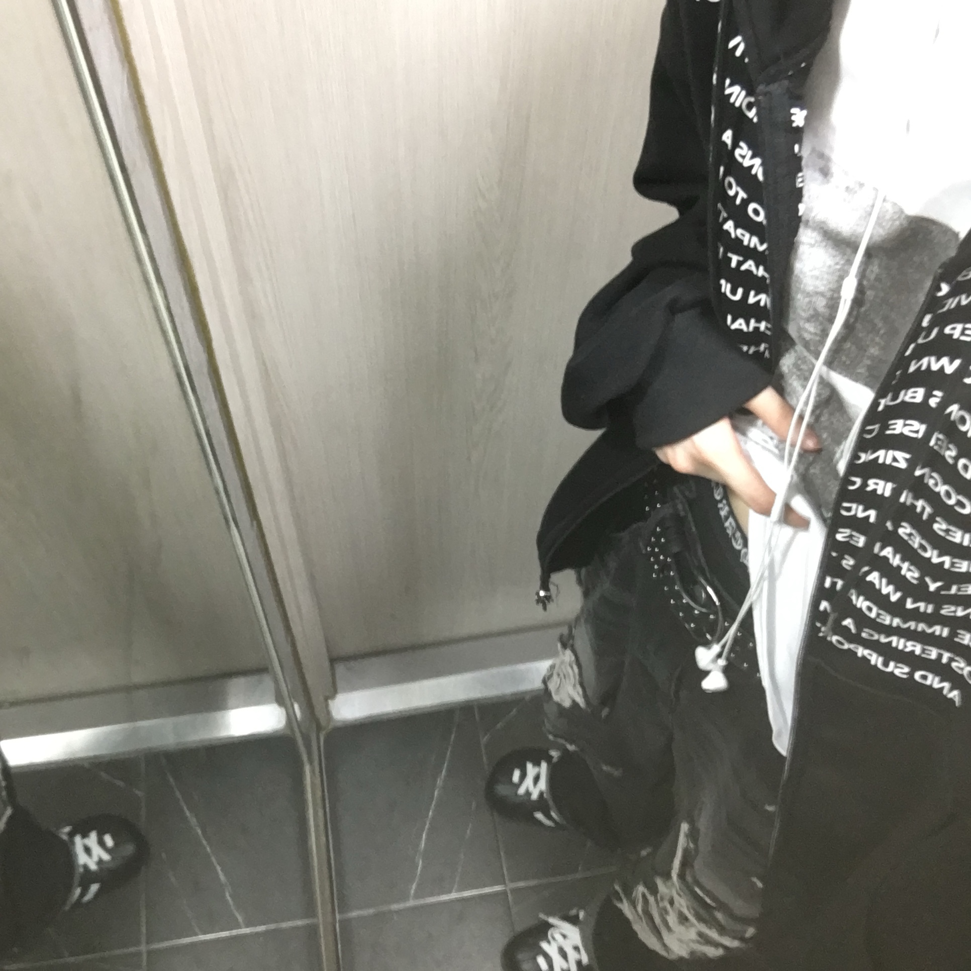 Adidas Adilette Clog Black White, Chrome Hearts Boxer Brief Black 착용 스타일