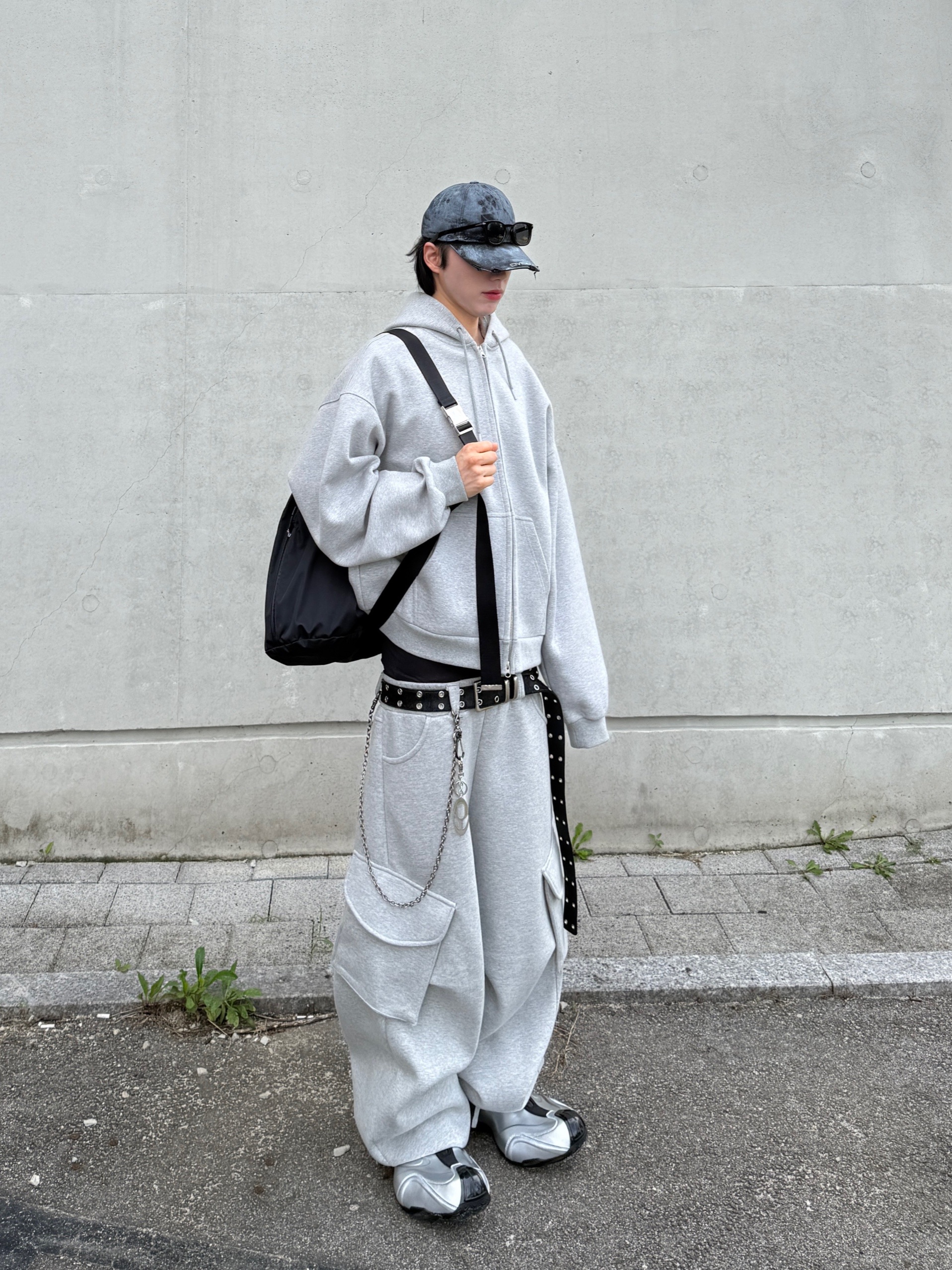 Kamien x MJD Double Hole Belt Black Shearling Calfskin, MJD X KOIN SEOUL Wide Cargo Sweat Pants 착용 스타일 - 7