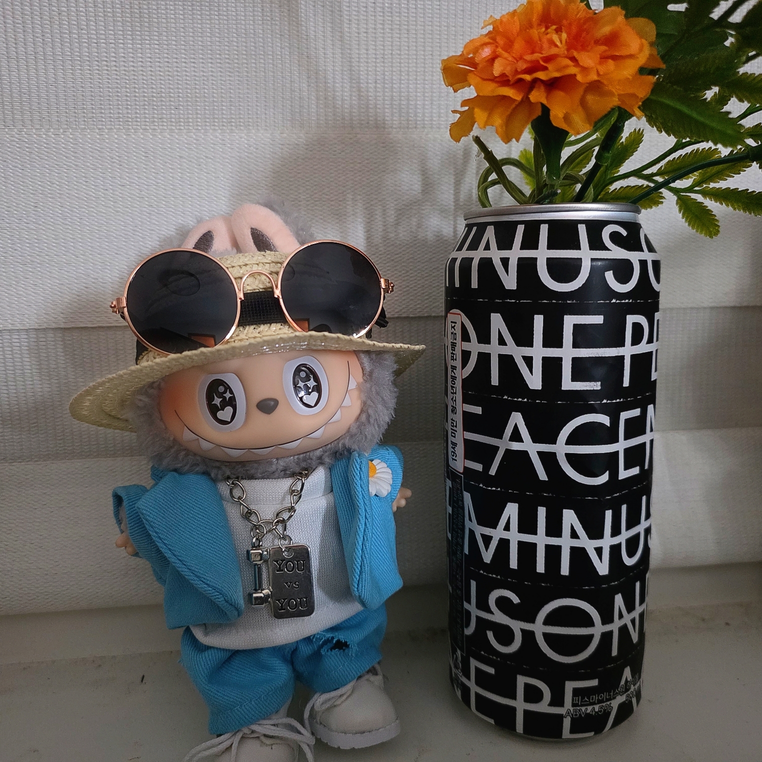 Pop Mart Labubu The Monsters Labubu Tasty Macarons Series Sesame Bean Keyring (Opened Case) 착용 스타일