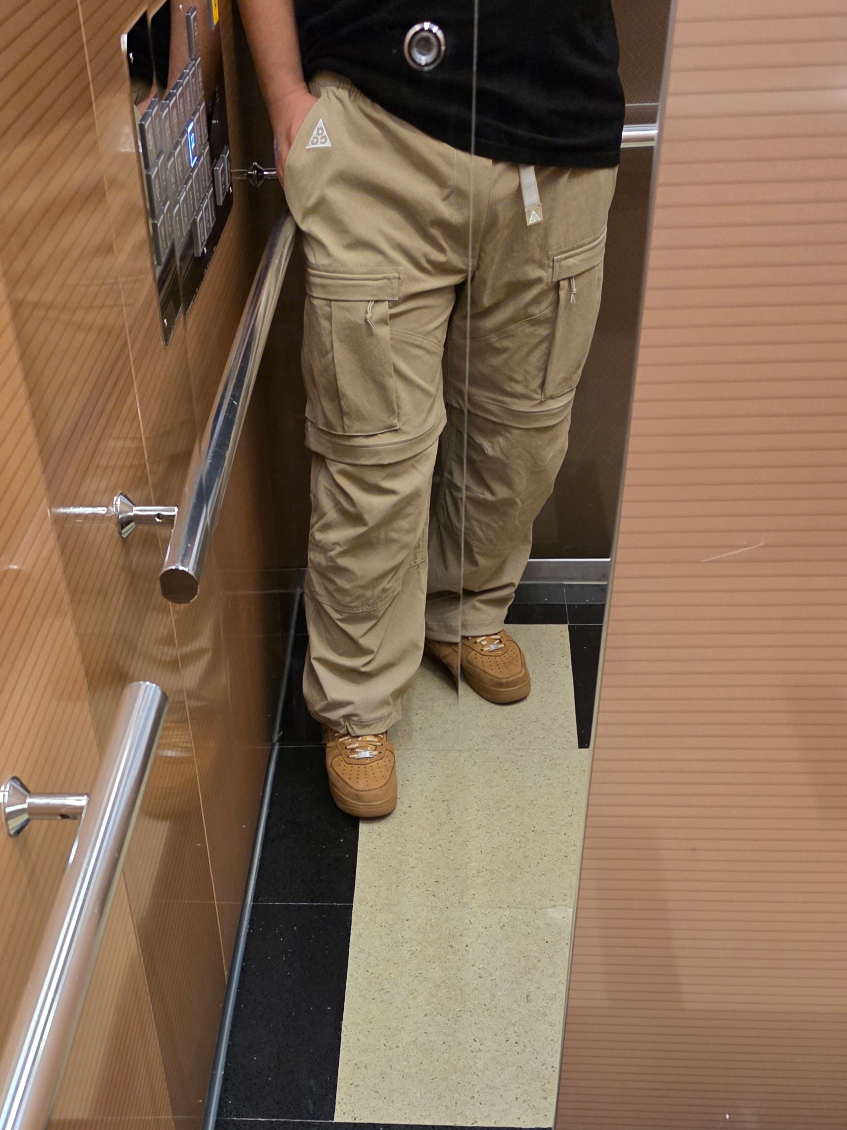 Nike ACG Smith Summit Cargo Pants Khaki Iron Ore - Asia, Nike x Supreme Air Force 1 Low Flax 착용 스타일