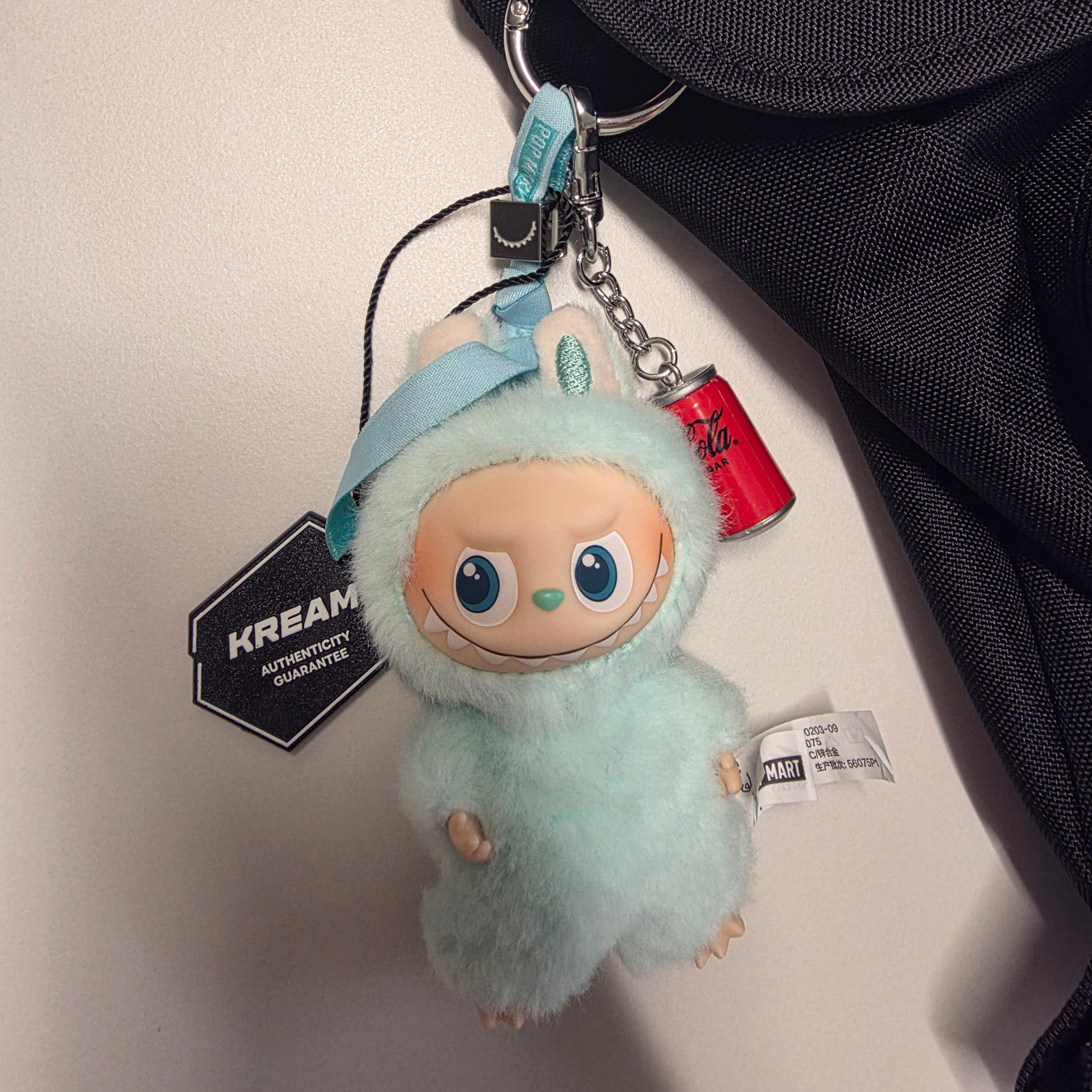 Pop Mart Labubu The Monsters Pin For Love Series Vinyl Plush Pendant (A-M) I (Opened Case) 착용 스타일