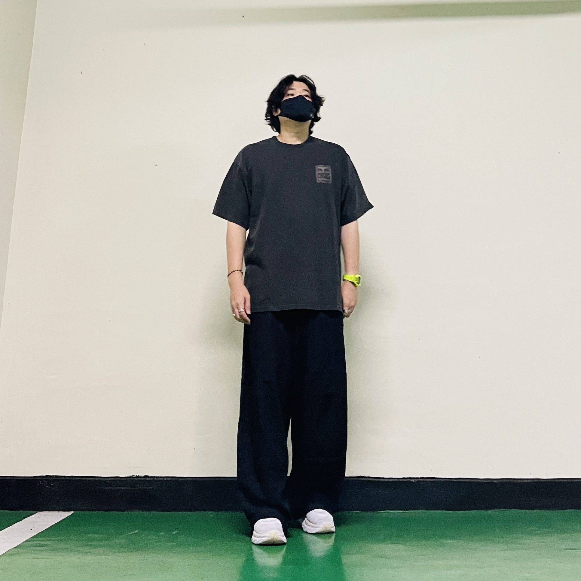IAB Studio x Obey T-Shirt Eyes Icon Anthracite 착용 스타일 - 5
