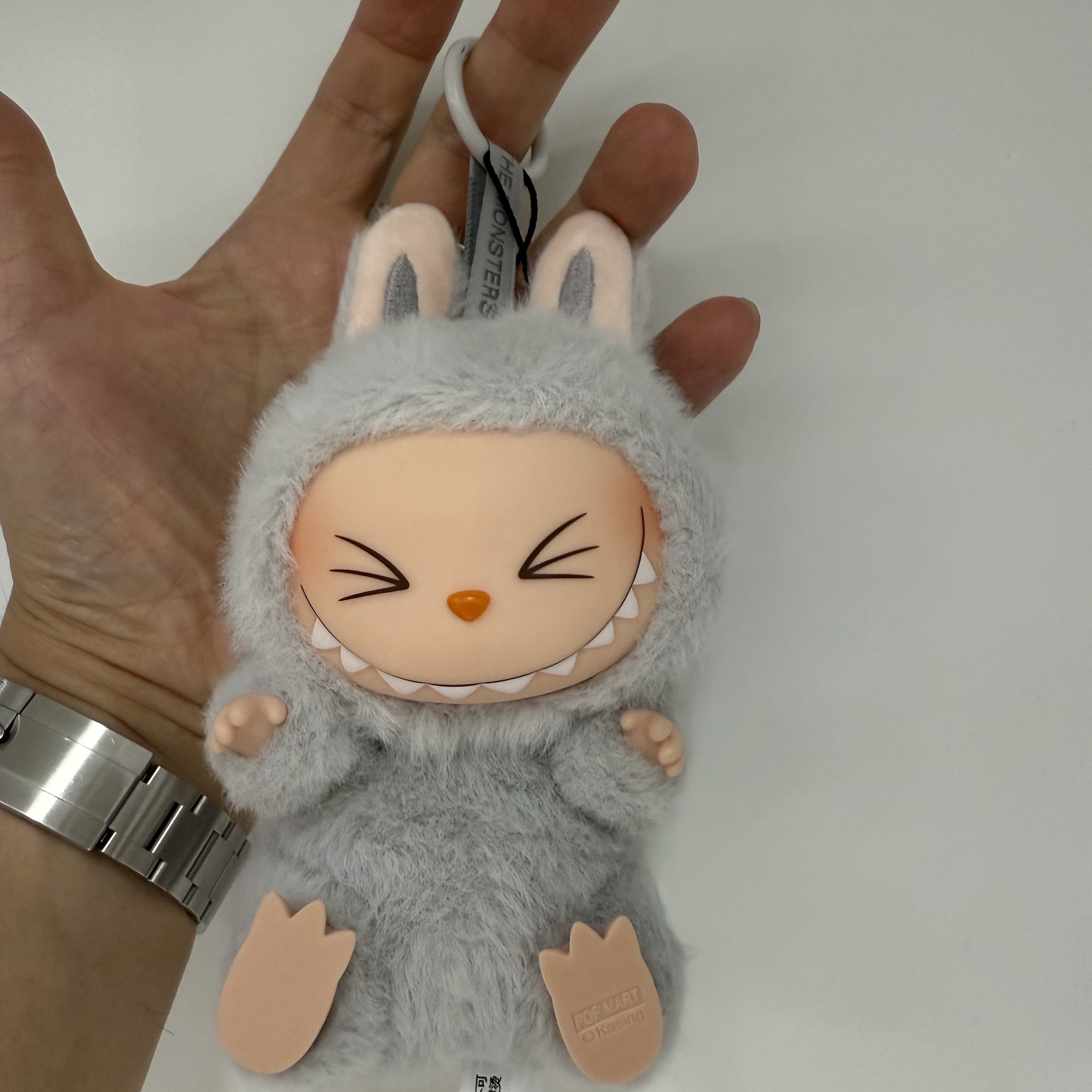 Pop Mart Labubu Let's Play Together Doll Series Hehe Keyring (Opened Case) 착용 스타일
