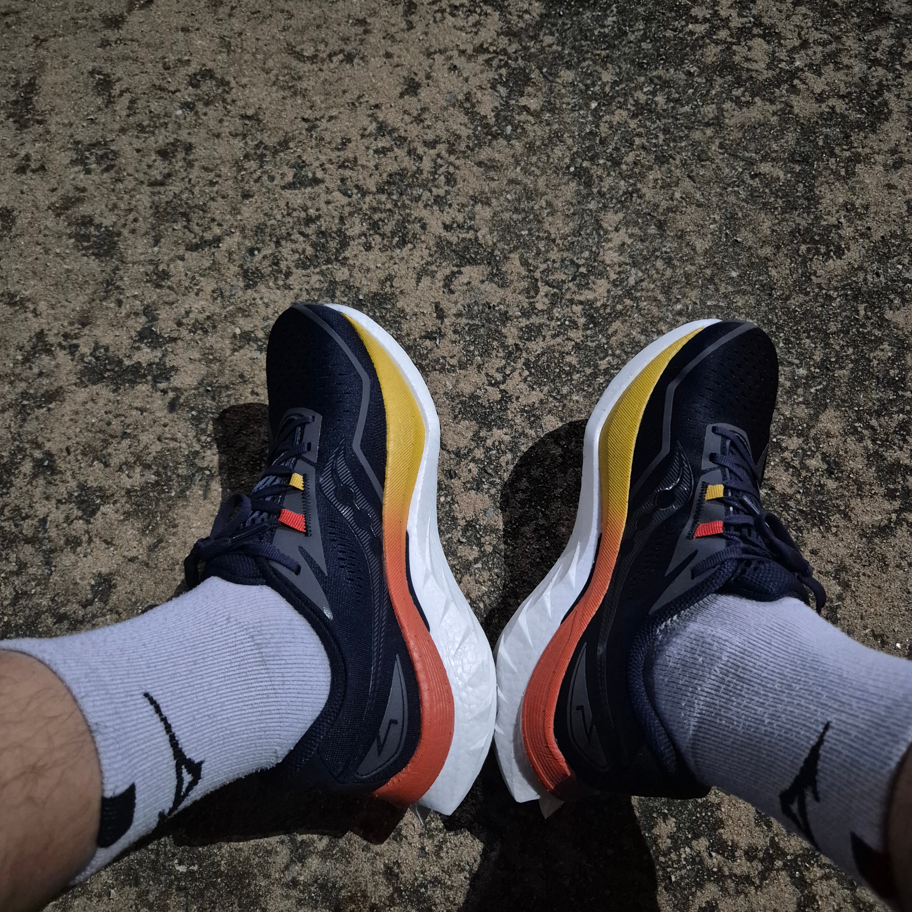 Saucony Endorphin Speed 4 Blue 착용 스타일