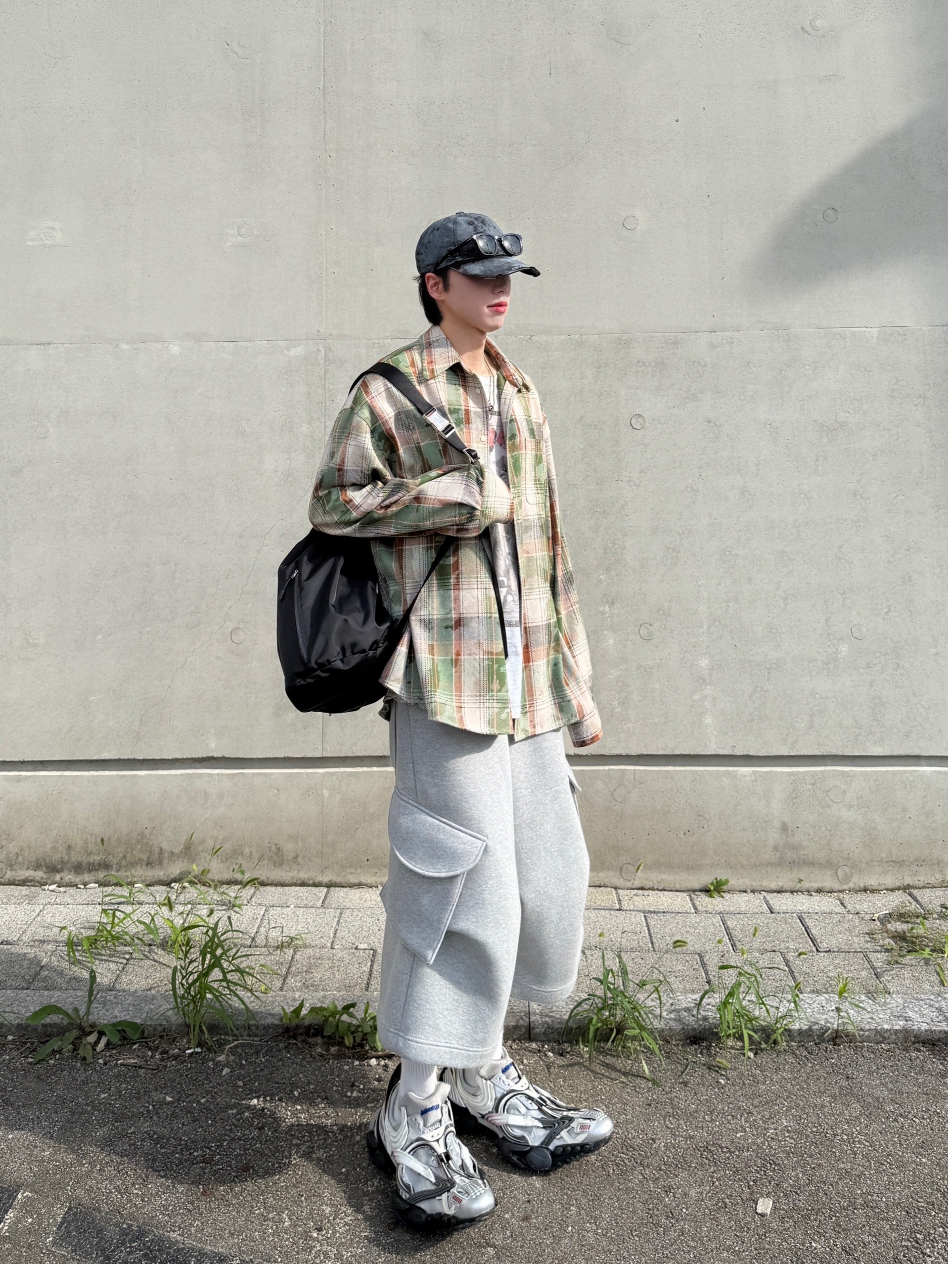 Balenciaga Reptile Sneaker Multicolor, MJD Oversized Check Shirt Vintage Green 착용 스타일 - 2
