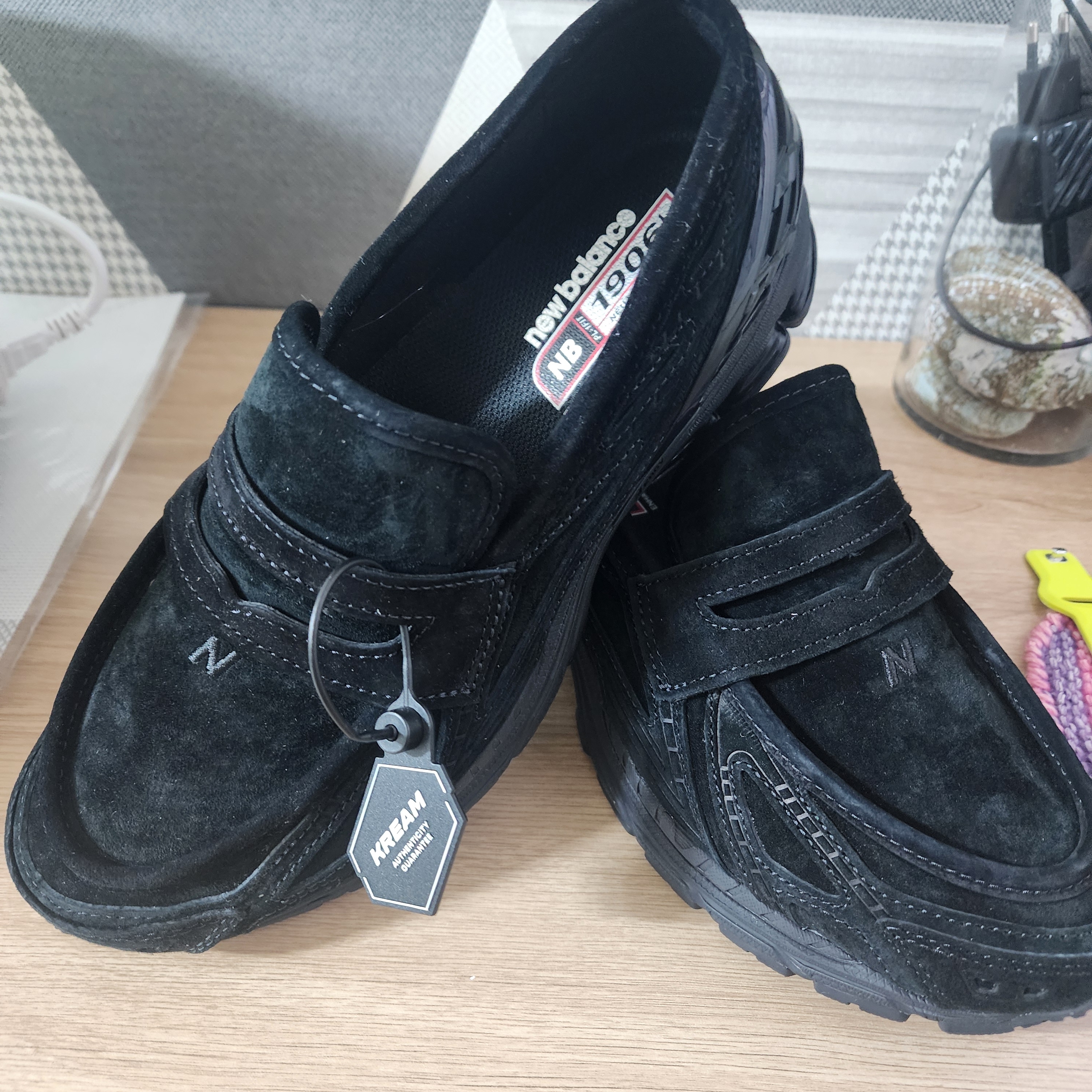 New Balance 1906L Black Black Cement 착용 스타일 - 2