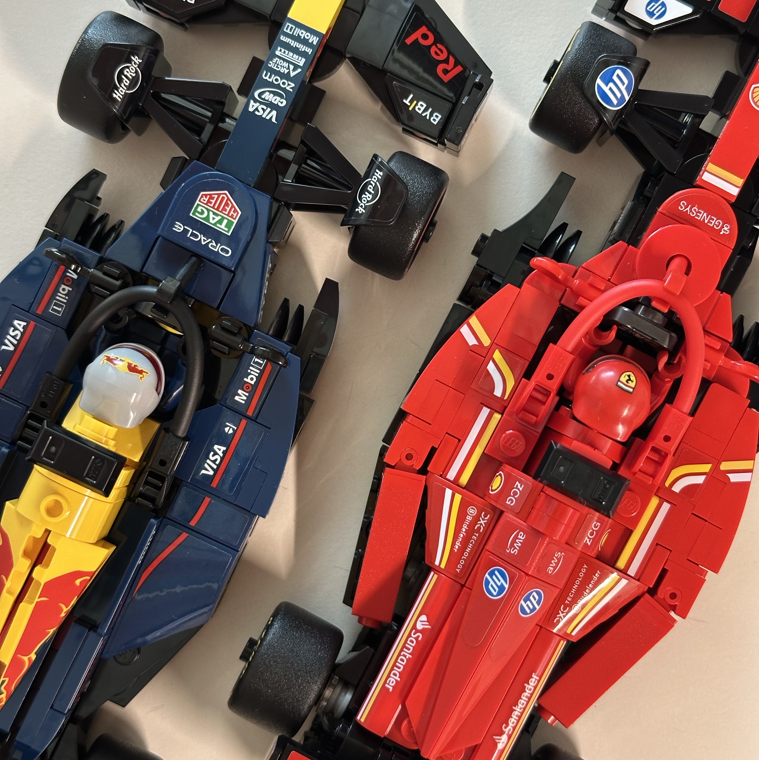 Lego Speed Champions Ferrari SF-24 F1 Race Car, Lego Oracle Red Bull Racing RB20 F1 Race Car 착용 스타일