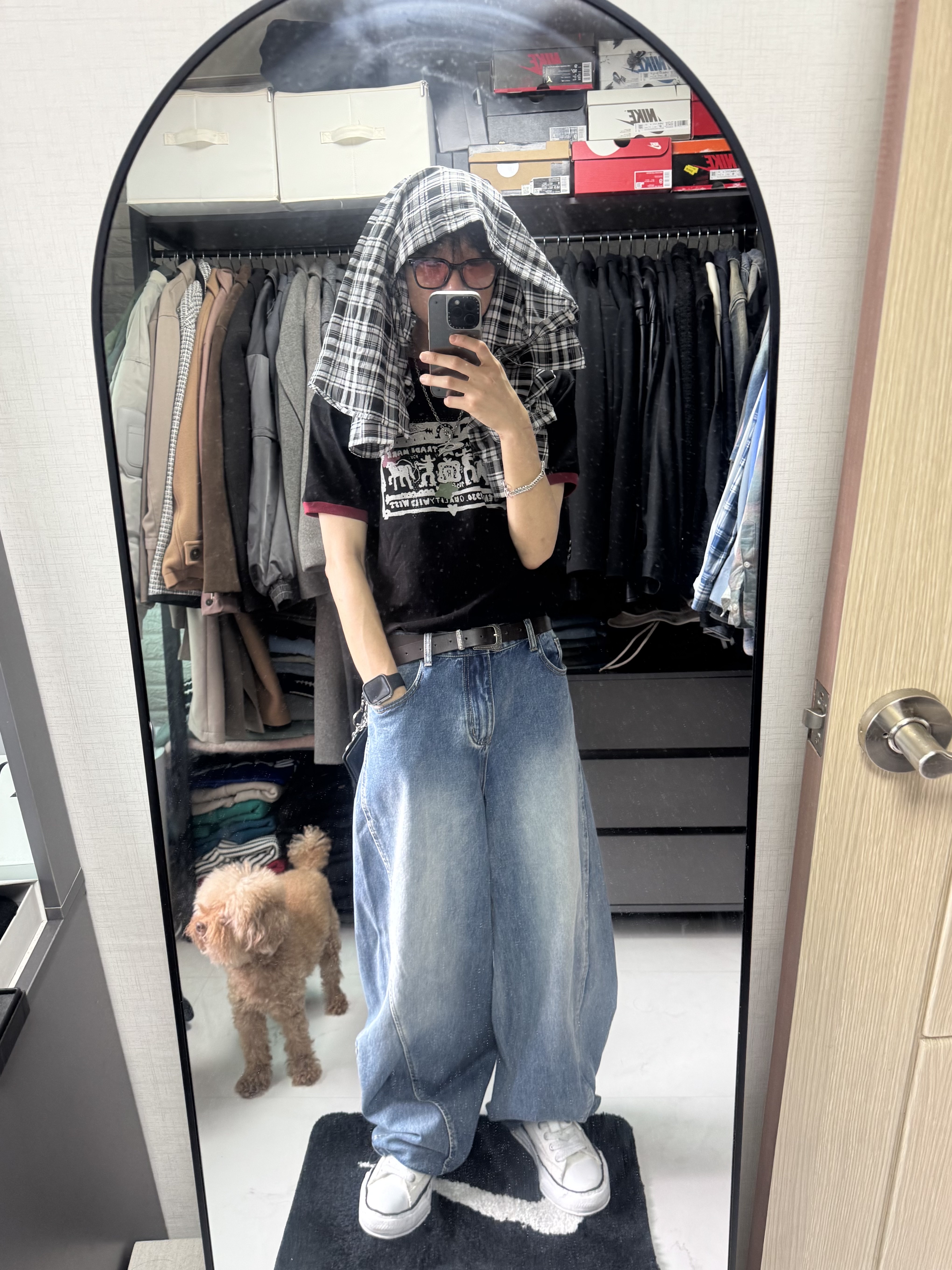 [KREAM 단독] Thevinylhouse Cowboy Pictogram Ringer Tee Black, Human Made Acrylic Heart Keyring Green 착용 스타일 - 1