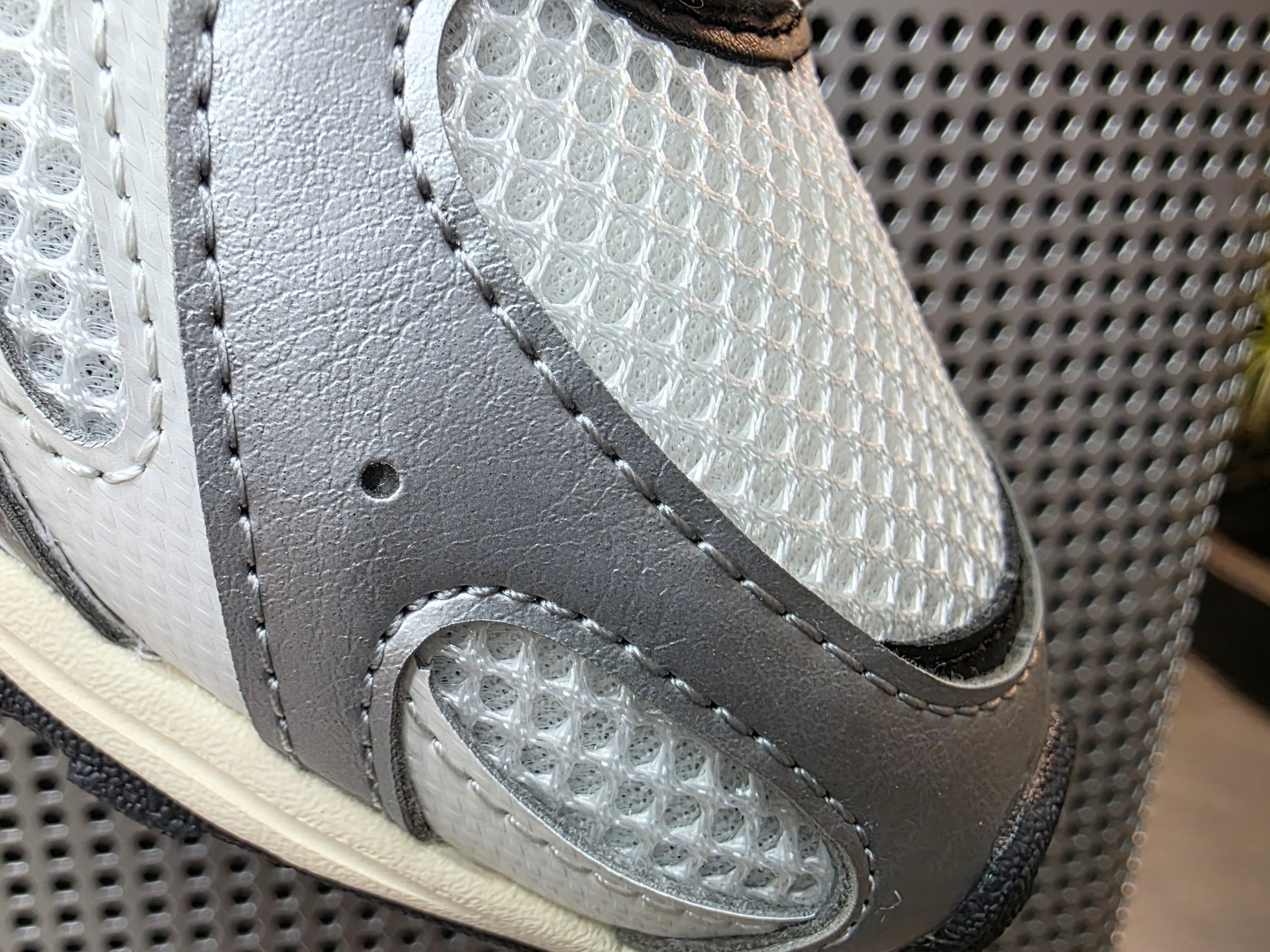 New Balance 204L Silver Metallic Black 착용 스타일 - 6