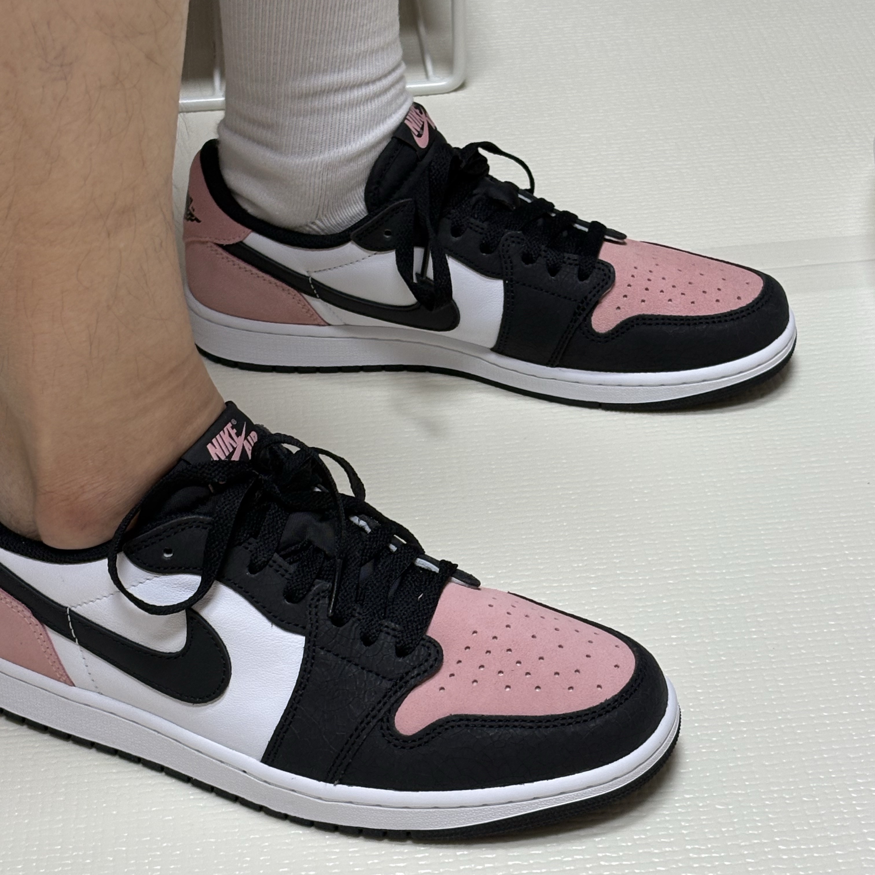Jordan 1 Retro Low OG Bleached Coral 착용 스타일