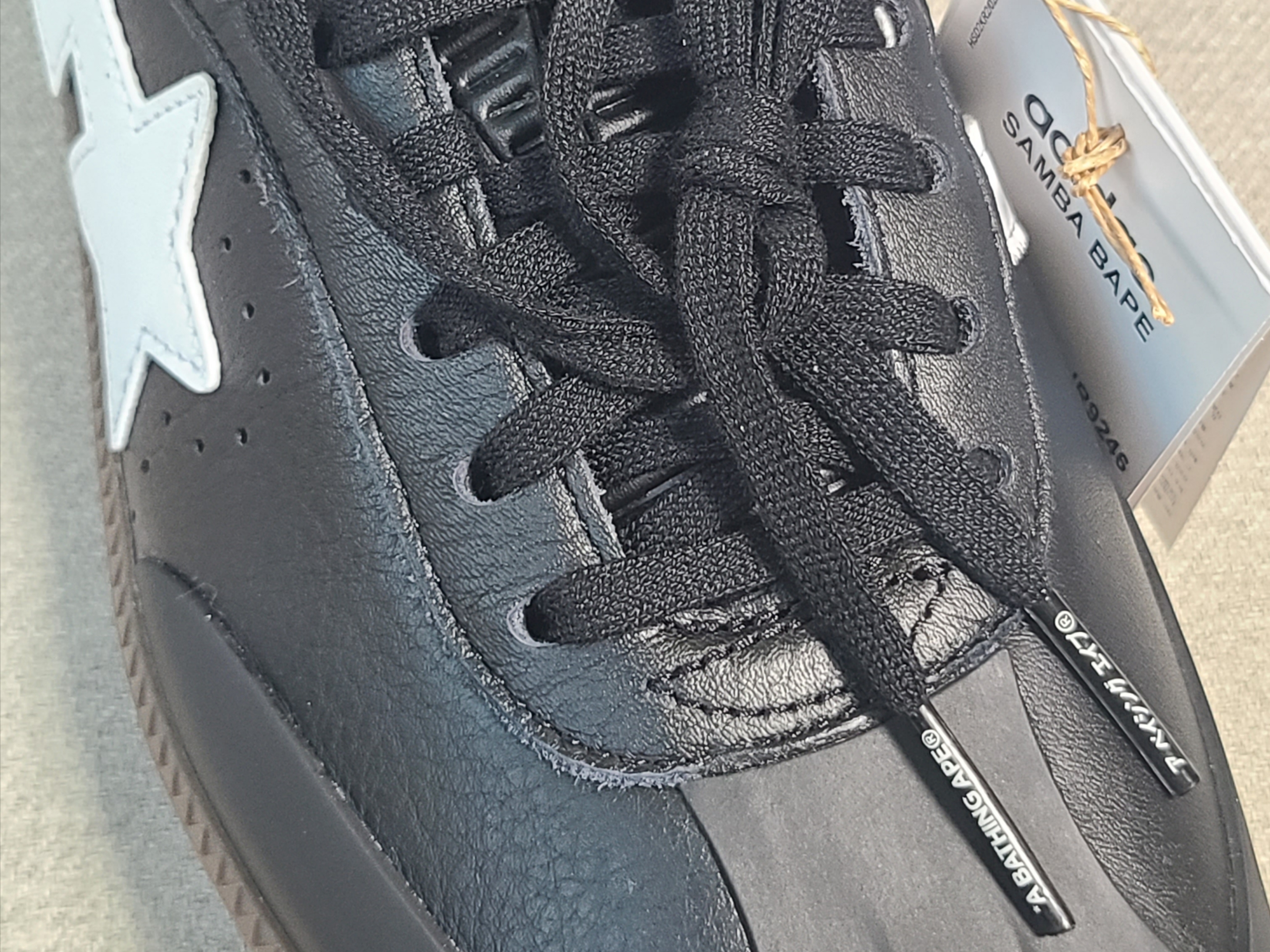 Adidas x BAPE Samba Core Black Footwear White, Adidas Samba OG Black White Gum 착용 스타일 - 7