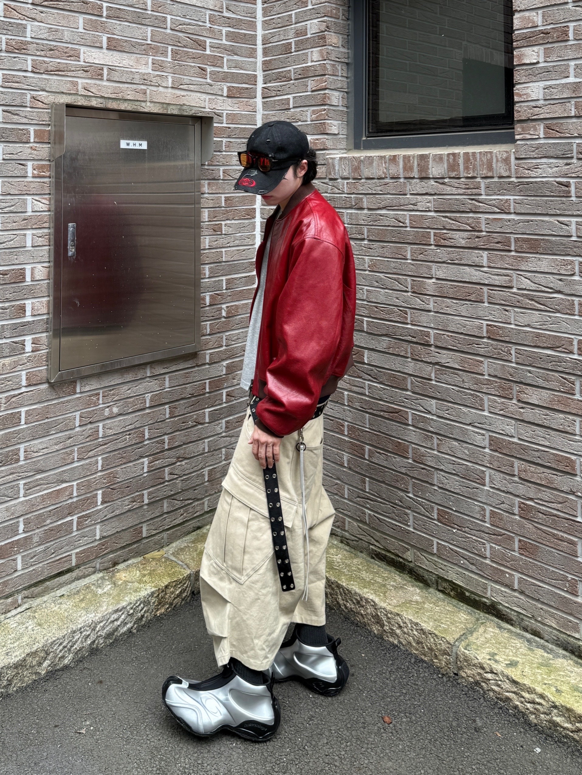 Undermycar Hommage Embraced The Fireworks Goatskin Blouson Red - 24FW, Balenciaga Basketball Sneakers Silver Black 착용 스타일 - 3
