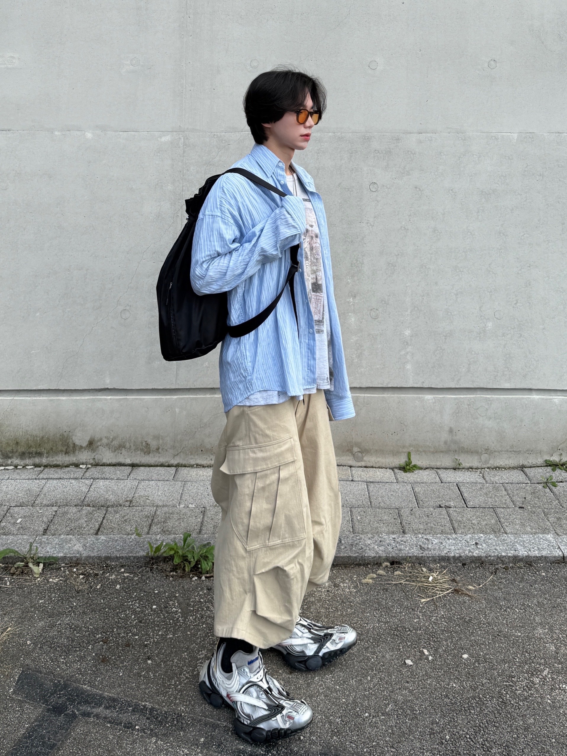 Balenciaga Reptile Sneaker Multicolor, Nonnod Flexible string tucked stripe shirt Sky blue 착용 스타일 - 1