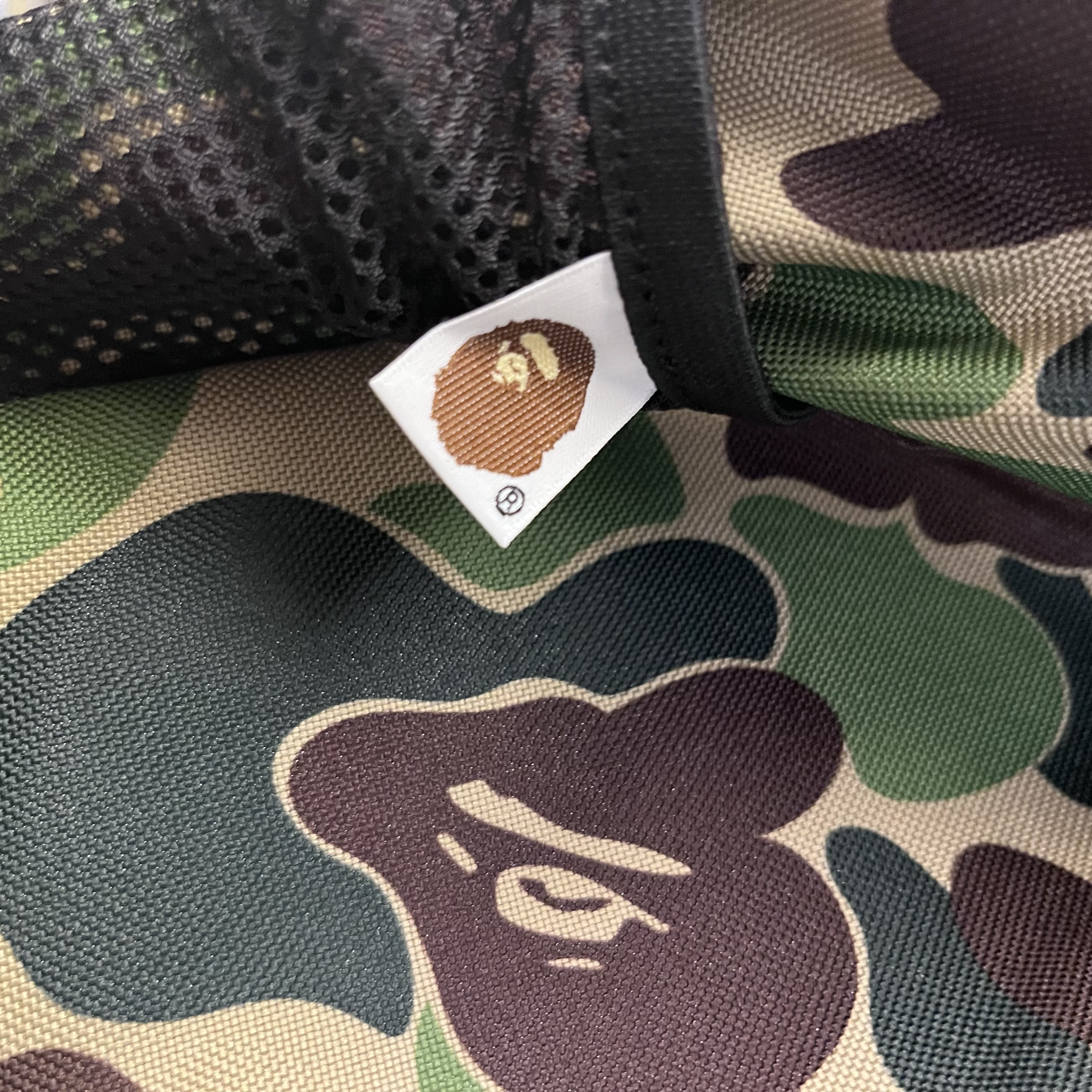 Adidas x BAPE Duffle Bag Crew Green 착용 스타일 - 2