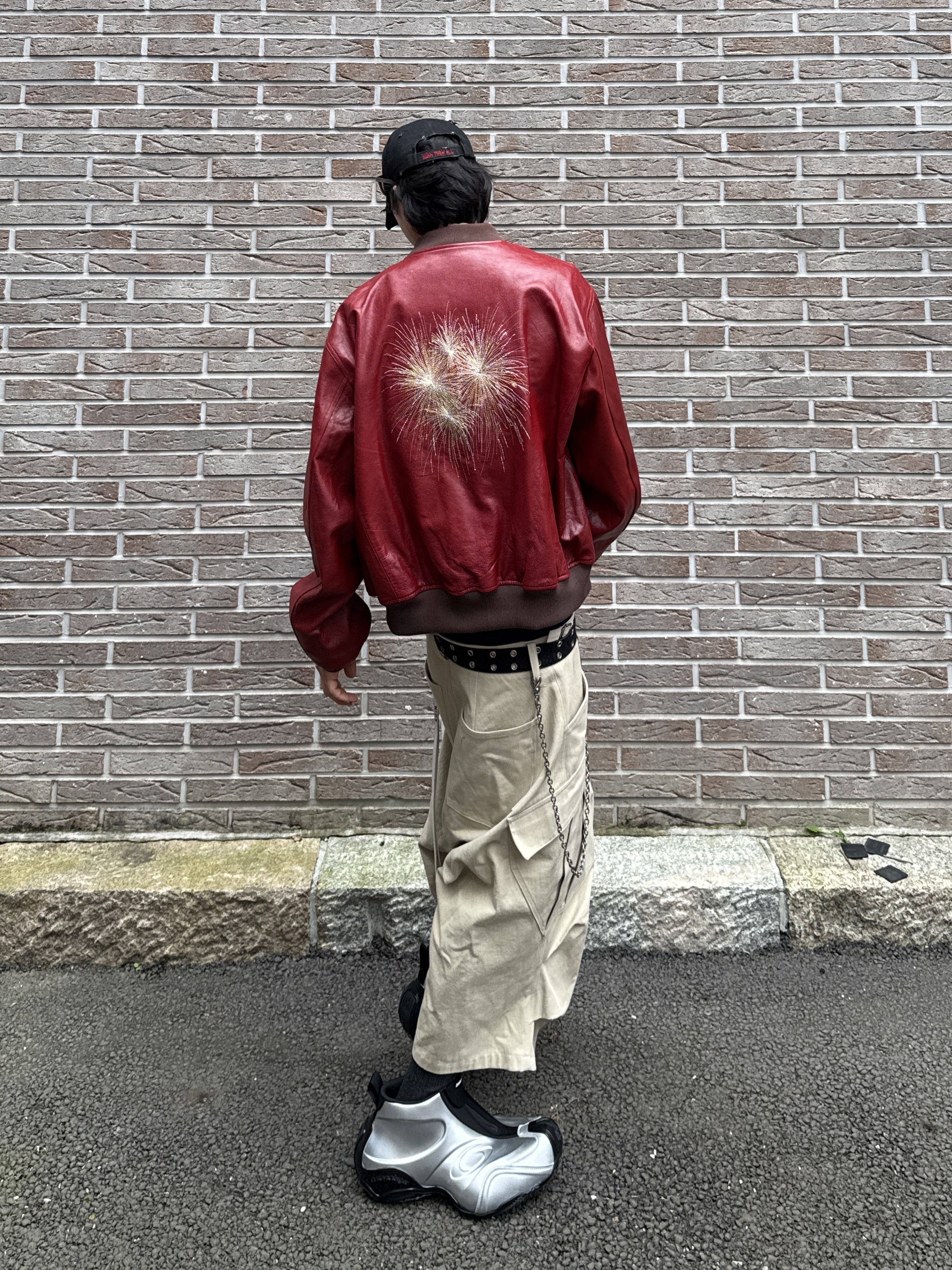 Undermycar Hommage Embraced The Fireworks Goatskin Blouson Red - 24FW, Balenciaga Basketball Sneakers Silver Black 착용 스타일 - 1