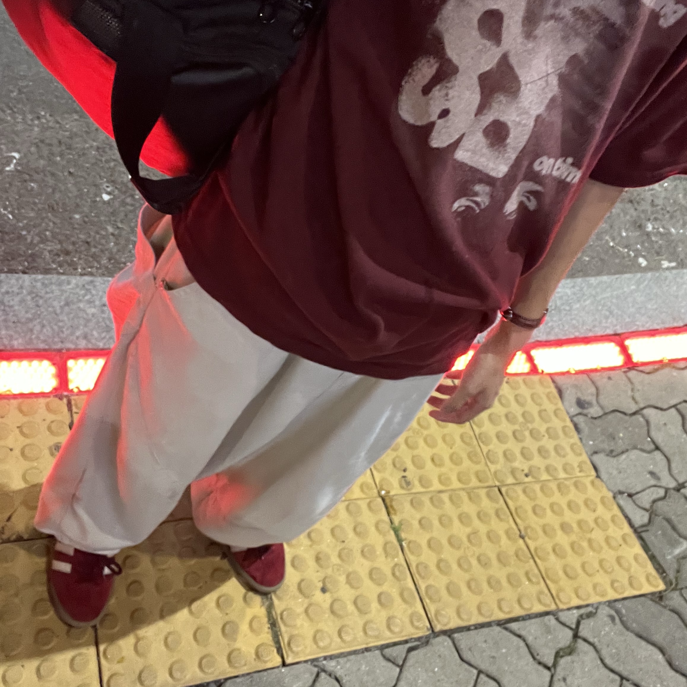 Casio LTP-V007L-7B2, DANDEL Structure Balloon Chino Pants Cream 착용 스타일