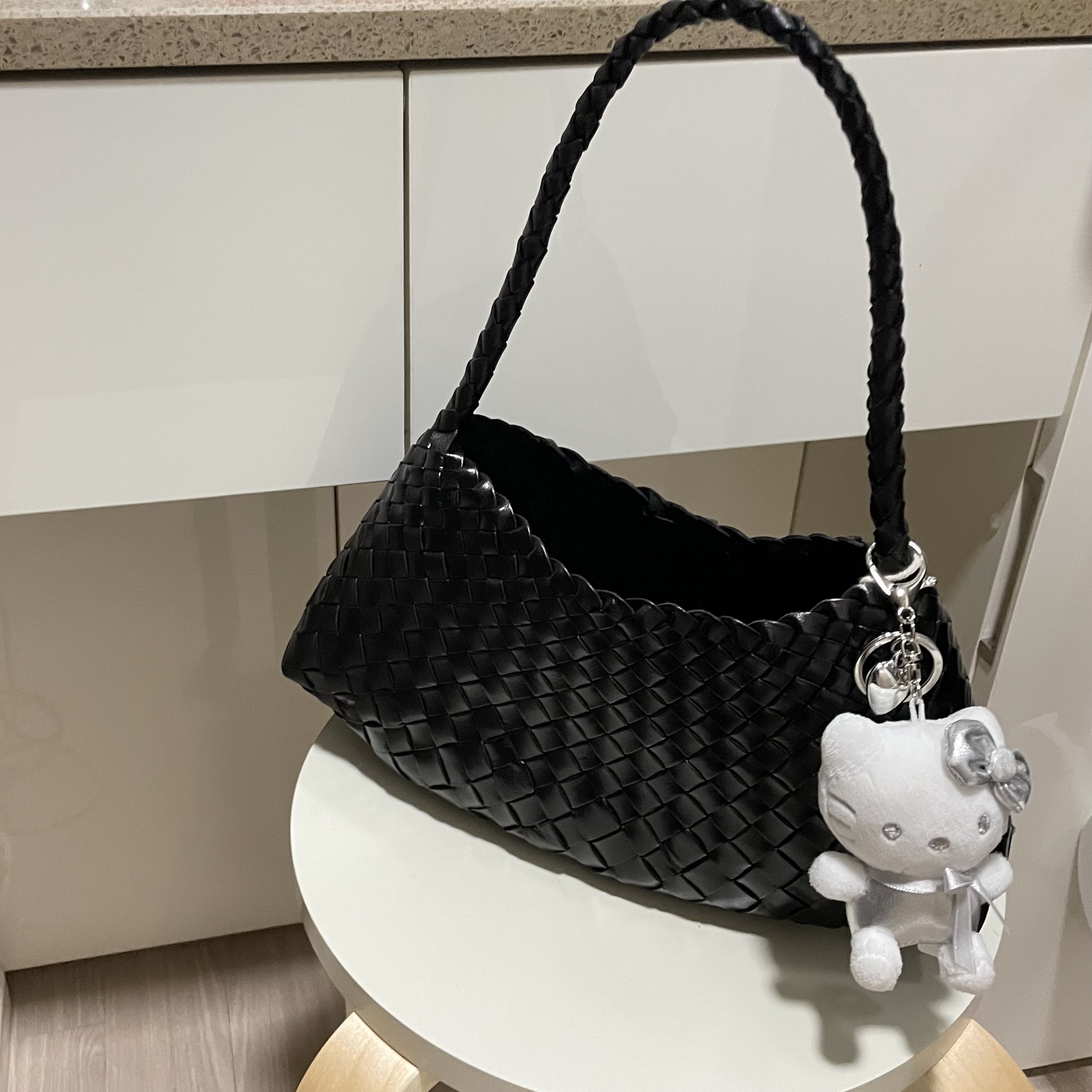 Dragon Diffusion Rosanna Black 착용 스타일