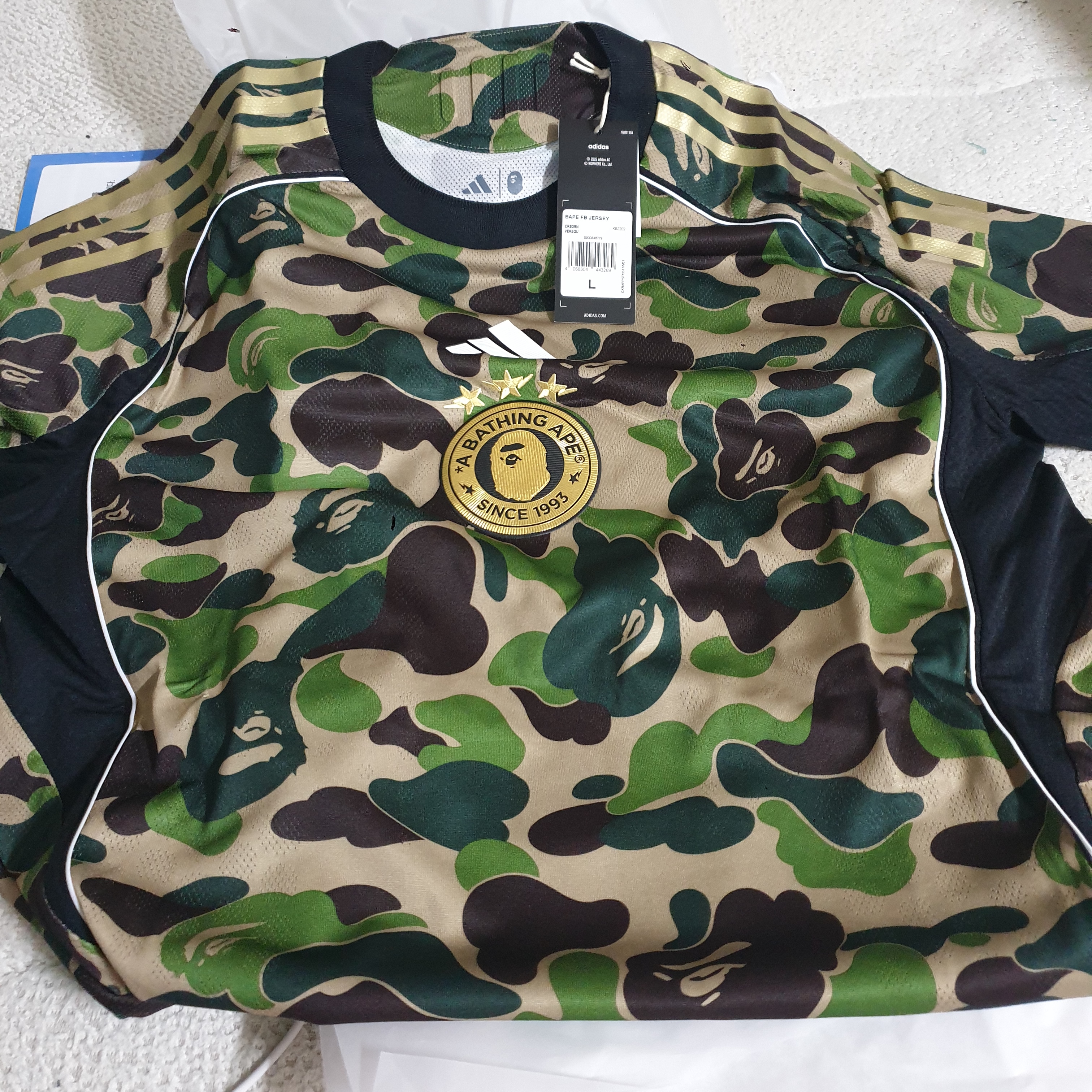 Adidas x BAPE FB Jersey Top Crew Green - KR Sizing, Adidas x BAPE Samba Core Black Footwear White 착용 스타일 - 1