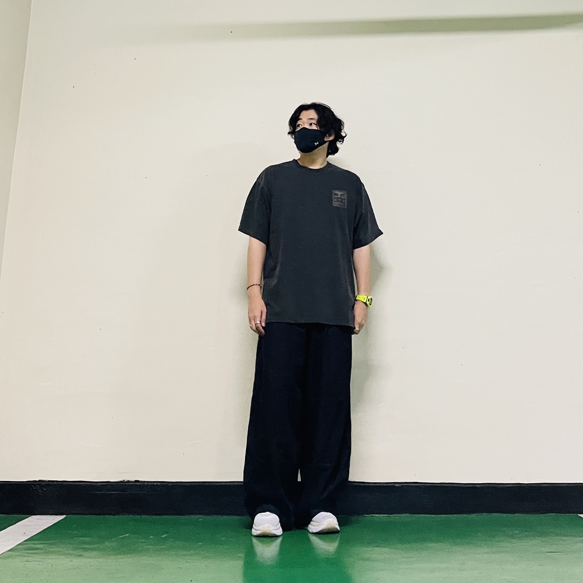IAB Studio x Obey T-Shirt Eyes Icon Anthracite 착용 스타일 - 3