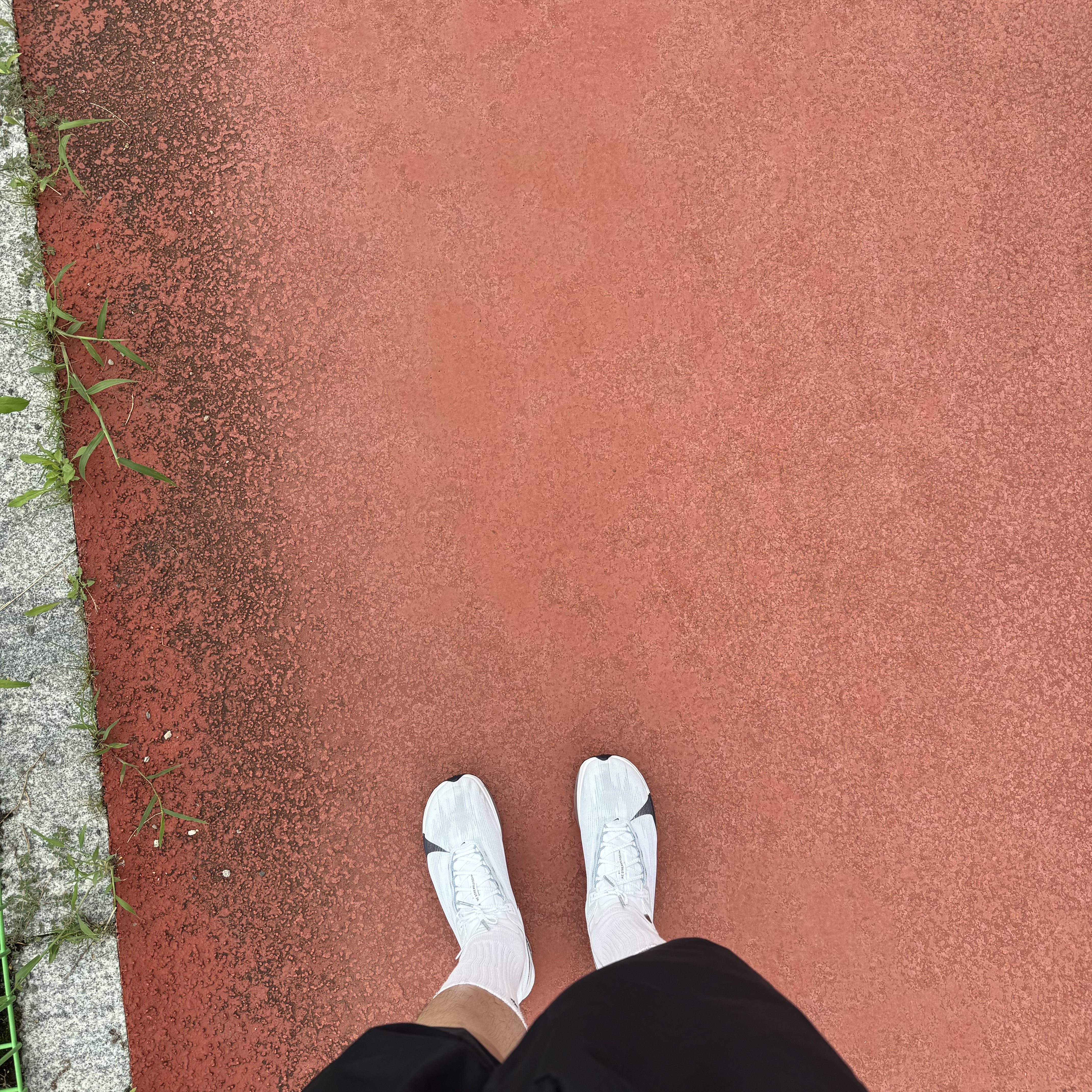 Nike ZoomX Streakfly 2 White Obsidian Mist, Nike Everyday Lightweight Training Crew Socks White (3 Pack/Korean Ver.) 착용 스타일 - 2