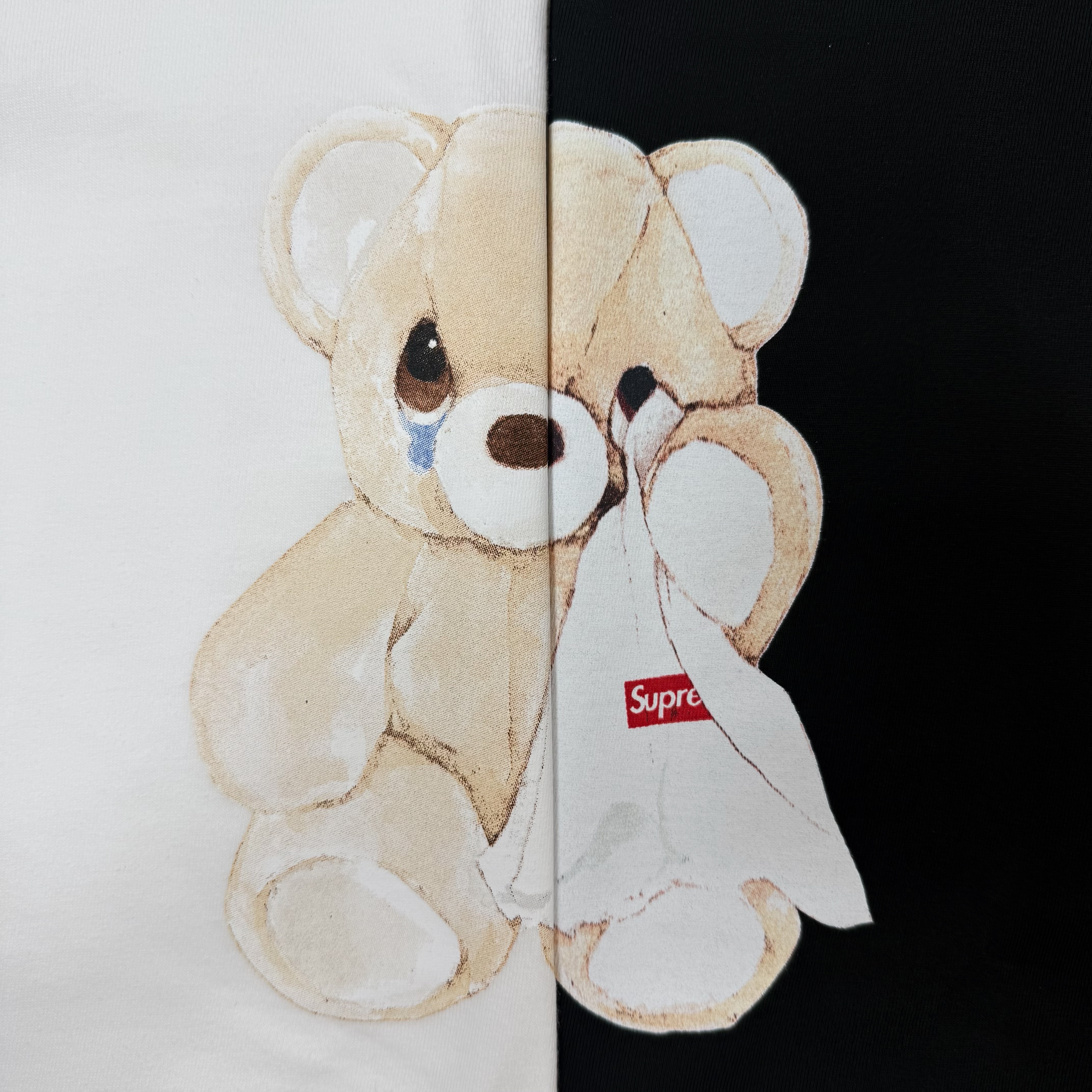 Supreme Bear T-Shirt Black - 25SS, Supreme Bear T-Shirt White - 25SS 착용 스타일