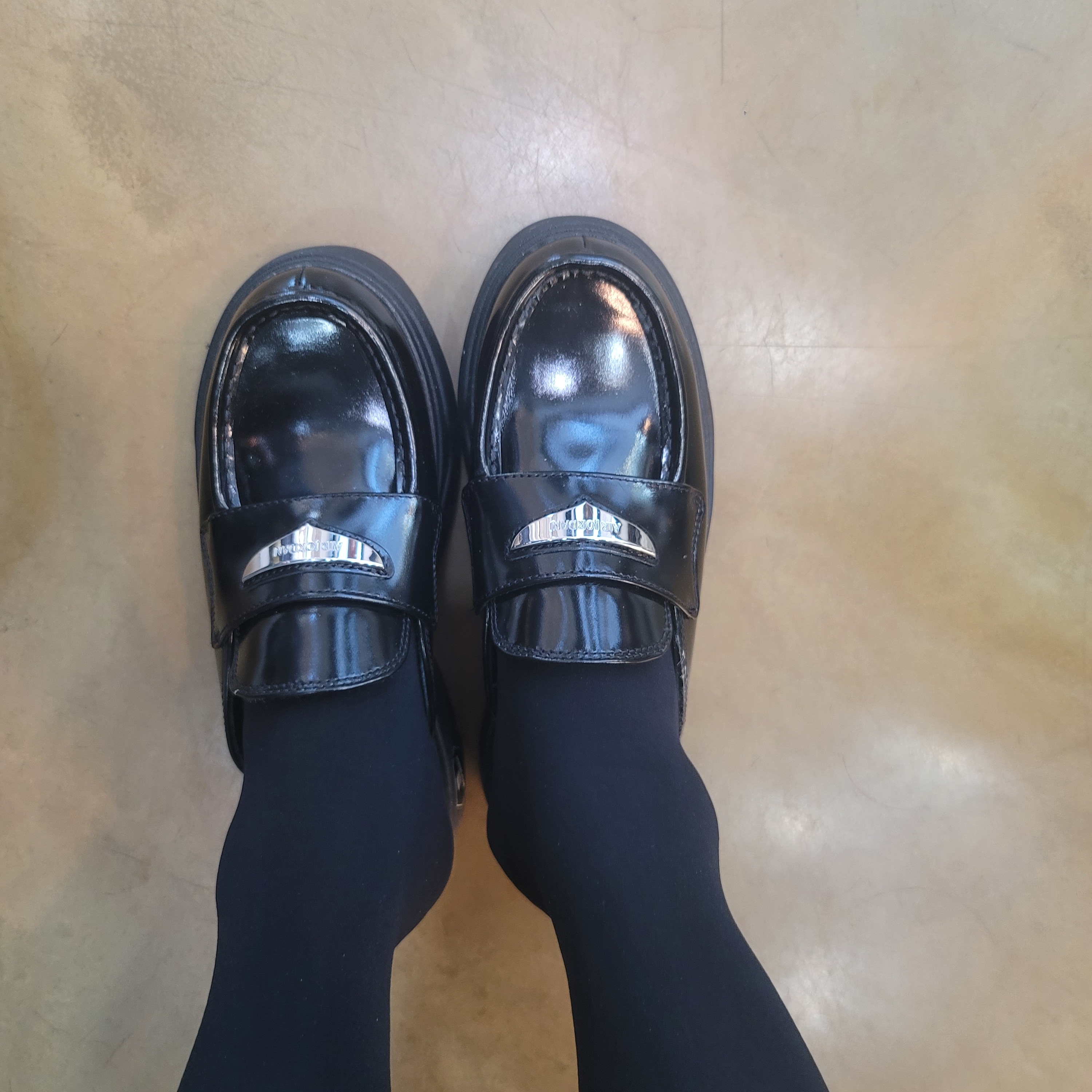 (W) Jordan Mule Black Metallic Silver 착용 스타일