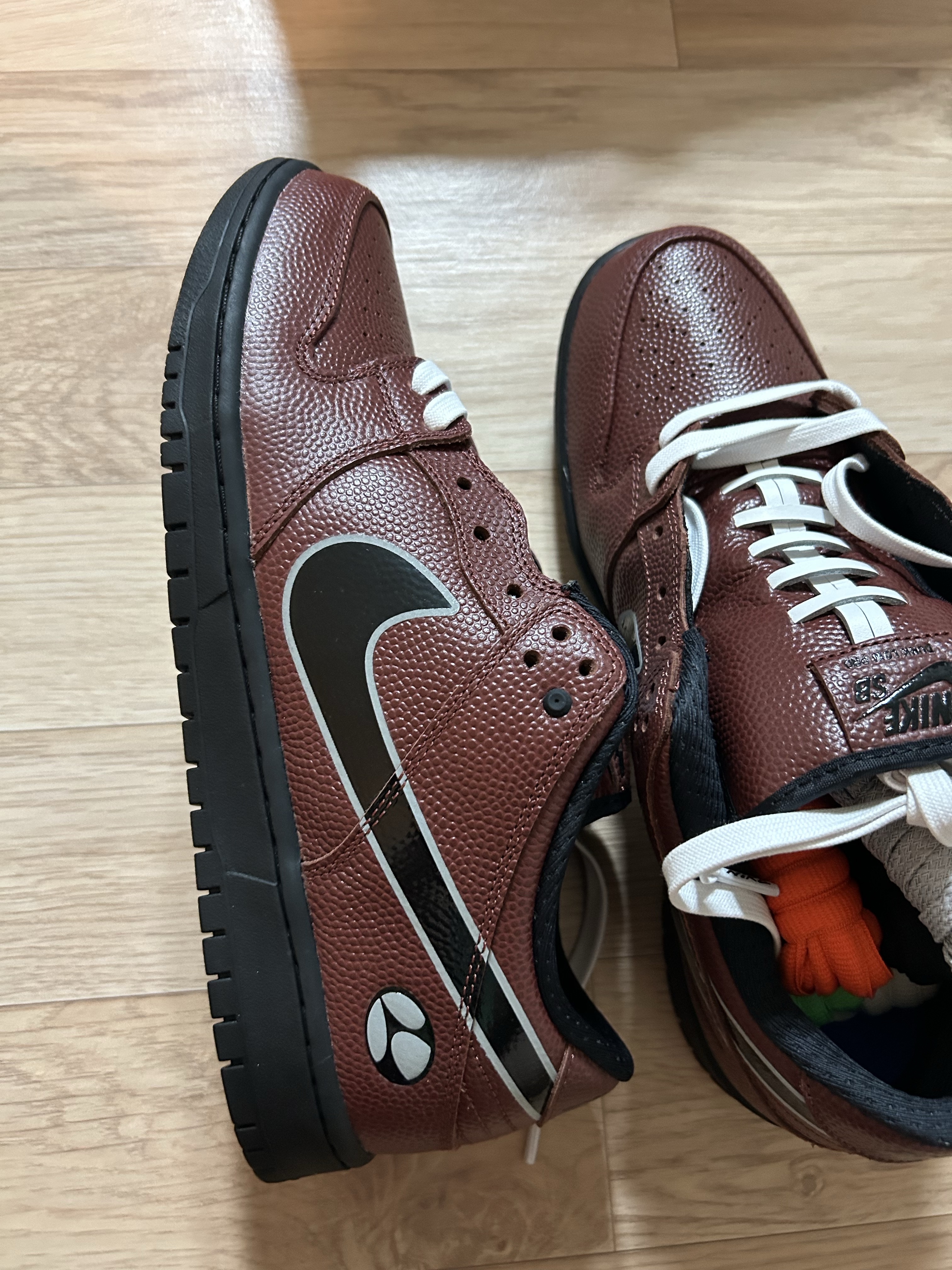 Nike x Limosine Skateboards SB Dunk Low Pro Brown and Black 착용 스타일