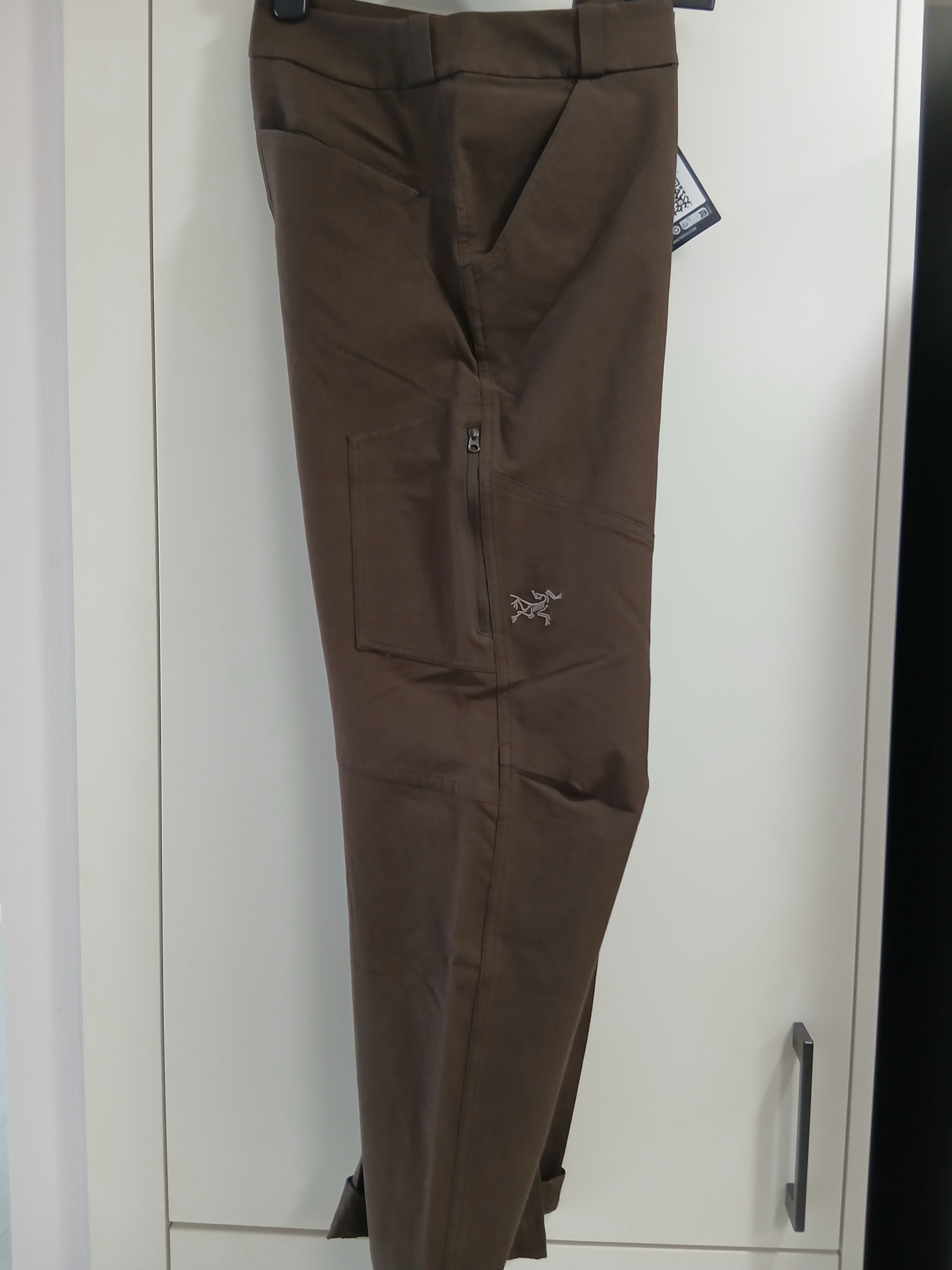 Arc'teryx Cronin Cotton Pants Carob, SANSI Yin Yang Snake T-Shirts Black 착용 스타일 - 3