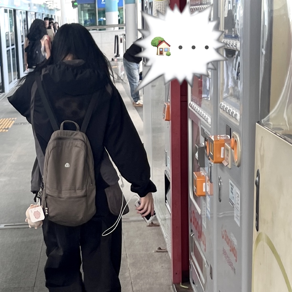 Sansan Gear Running Jacket Black - 23SS, Coyseio Suede Belt Bag Brown 착용 스타일 - 3