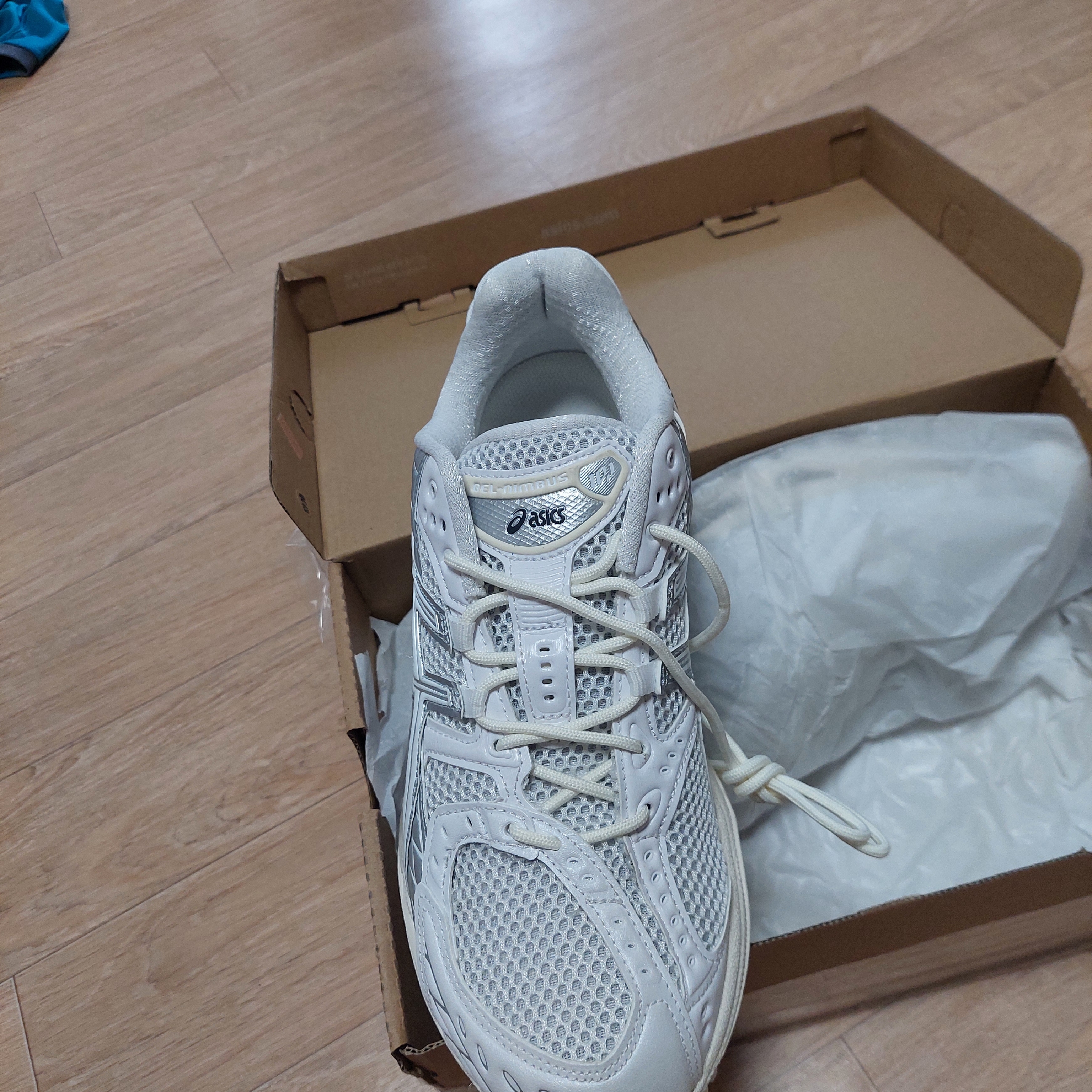 Asics Gel-Nimbus 10.1 White Pure Silver 착용 스타일 - 2