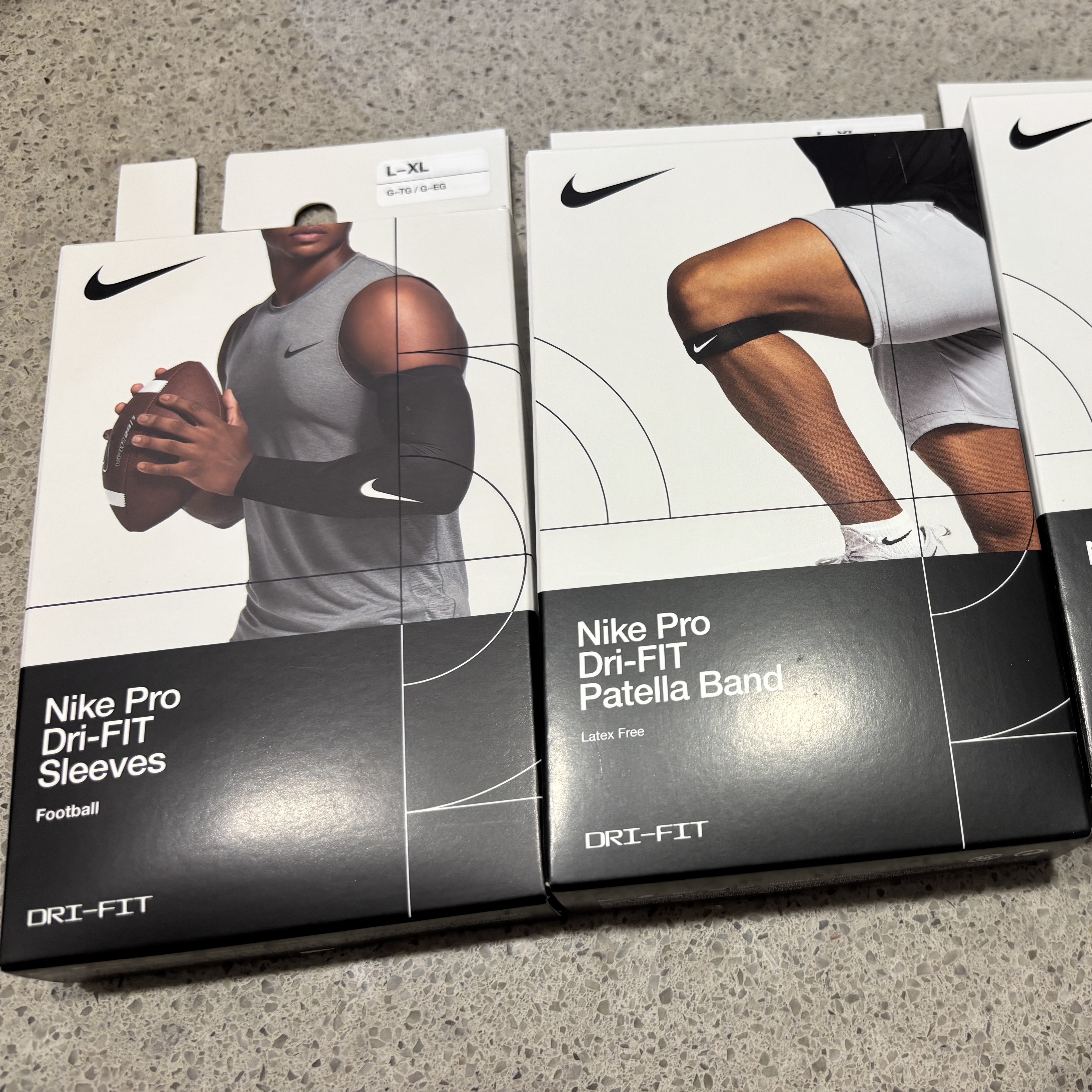 Nike Pro Dri-Fit Football Arm Sleeves 4.0 Black, Nike Pro Patella Band Black 착용 스타일