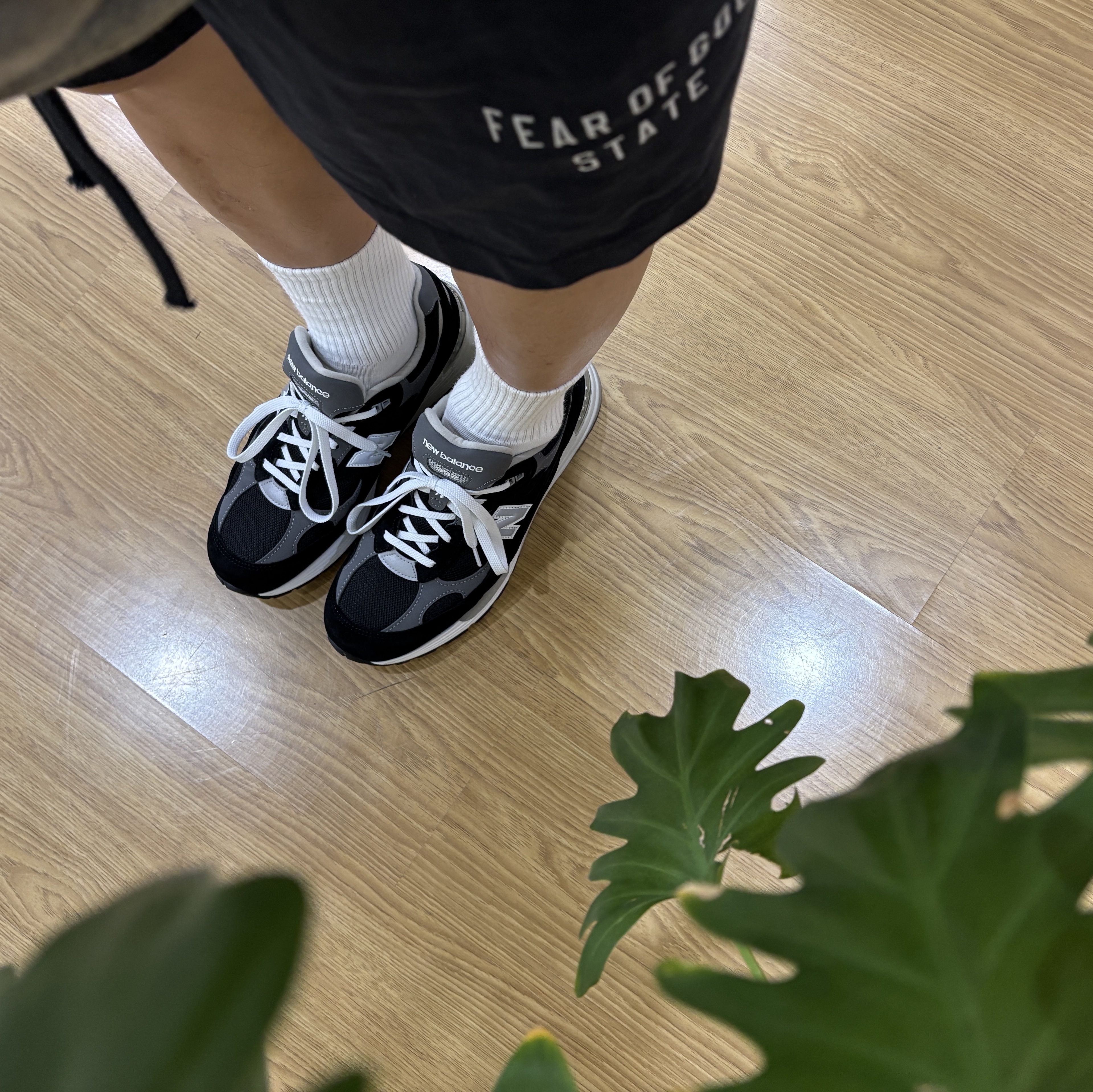 New Balance 992 Made in USA Core Black Grey, Essentials Fleece Soccer Short Black - 24FW 착용 스타일