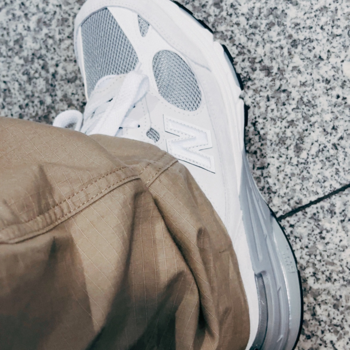 New Balance 993 Made in USA Reflection Medium Grey - D Standard 착용 스타일 - 2