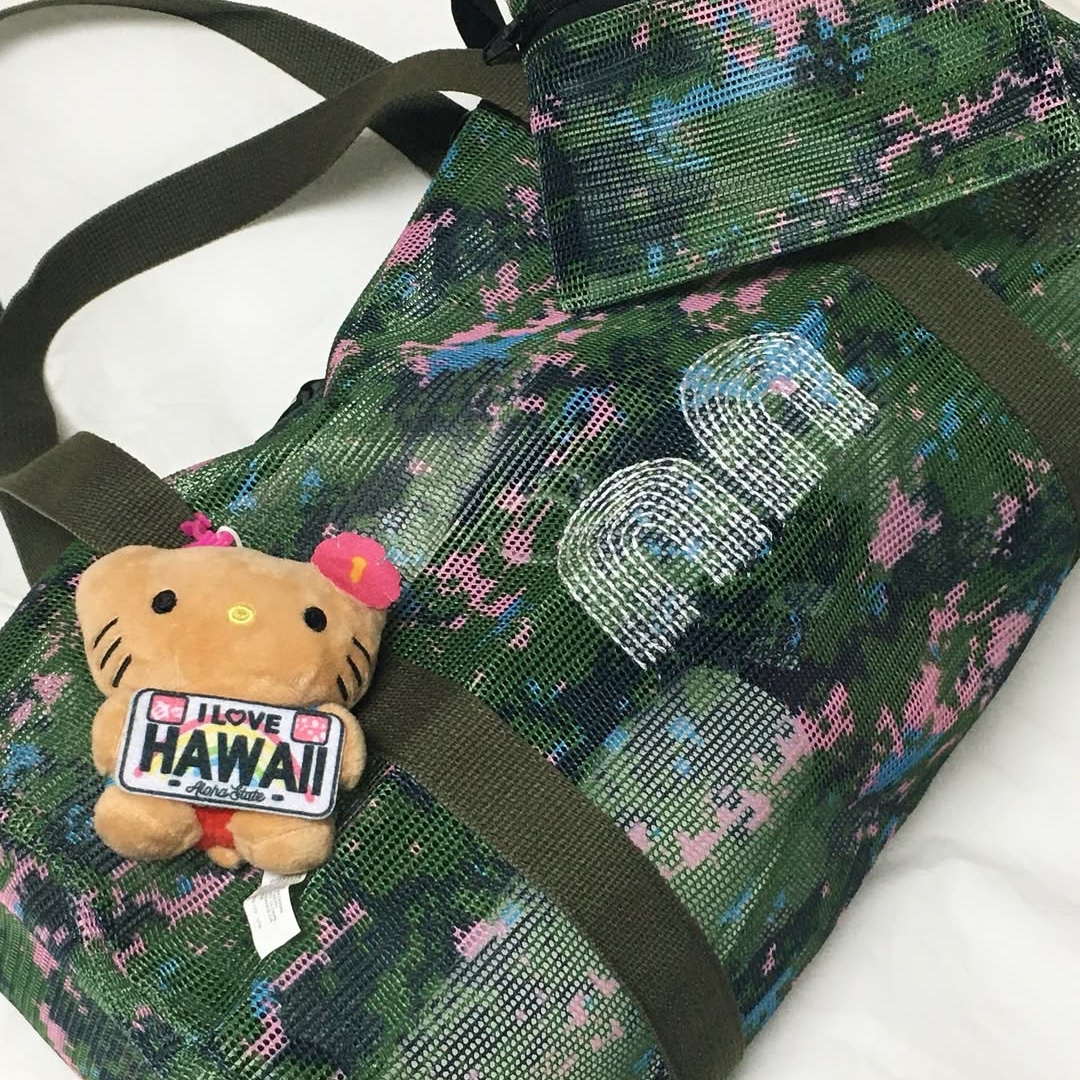 Not New Mesh Boston Bag Pink Camo, Sanrio x Olive Young Tanning Sanrio Characters Doll Keyring Tanning Hello Kitty 착용 스타일 - 3