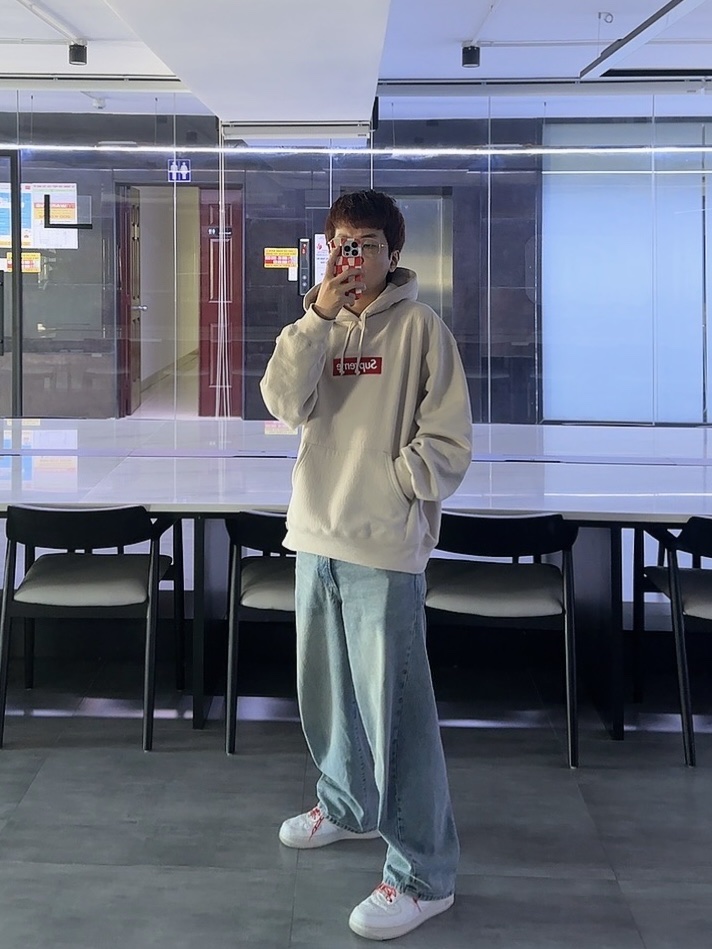 Supreme Box Logo Hooded Sweatshirt Stone - 24FW, Nike x Supreme Air Force 1 Low White 착용 스타일