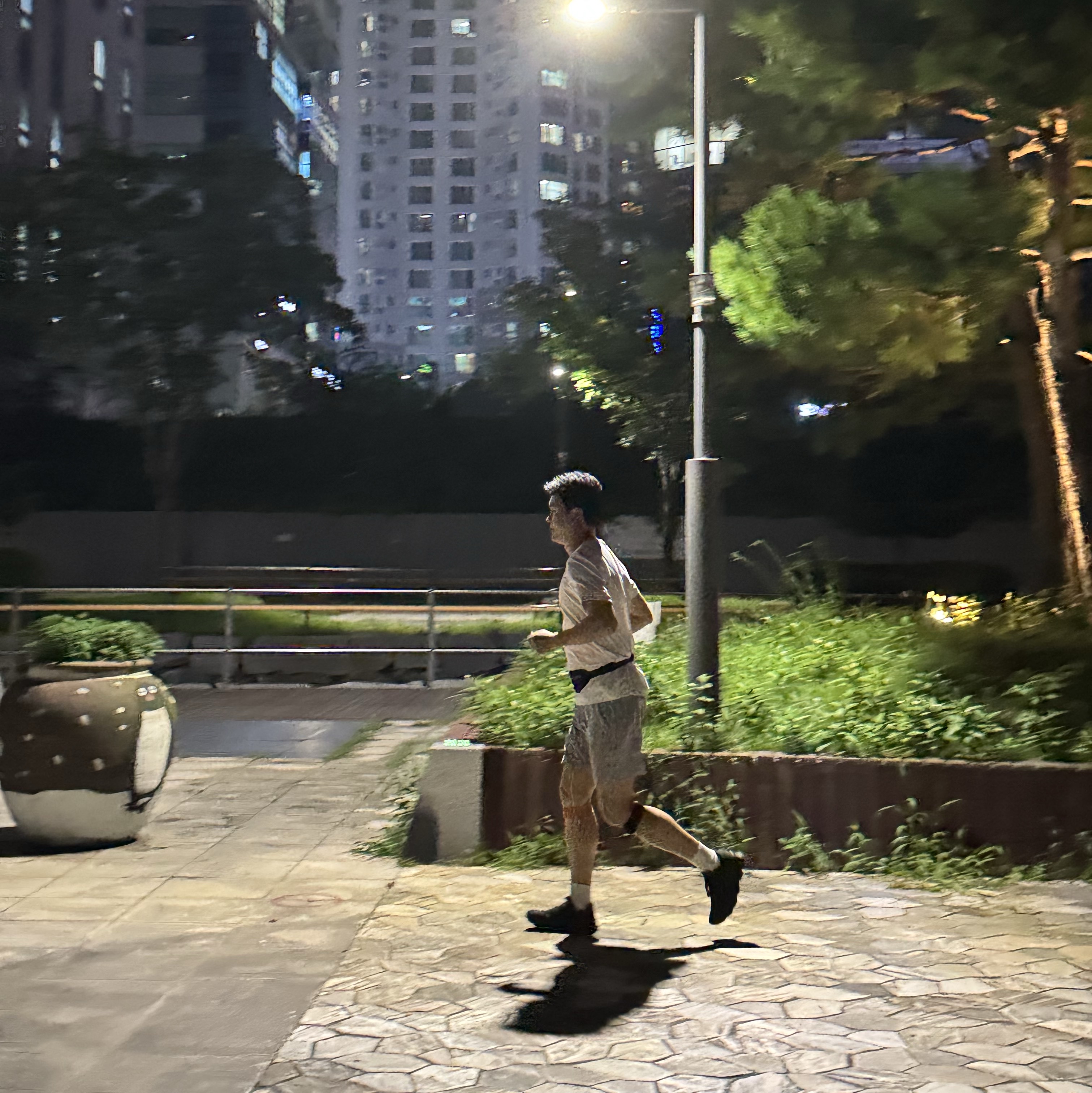 On Running Cloudmonster All Black, ARC Running Slim Belt Black 착용 스타일