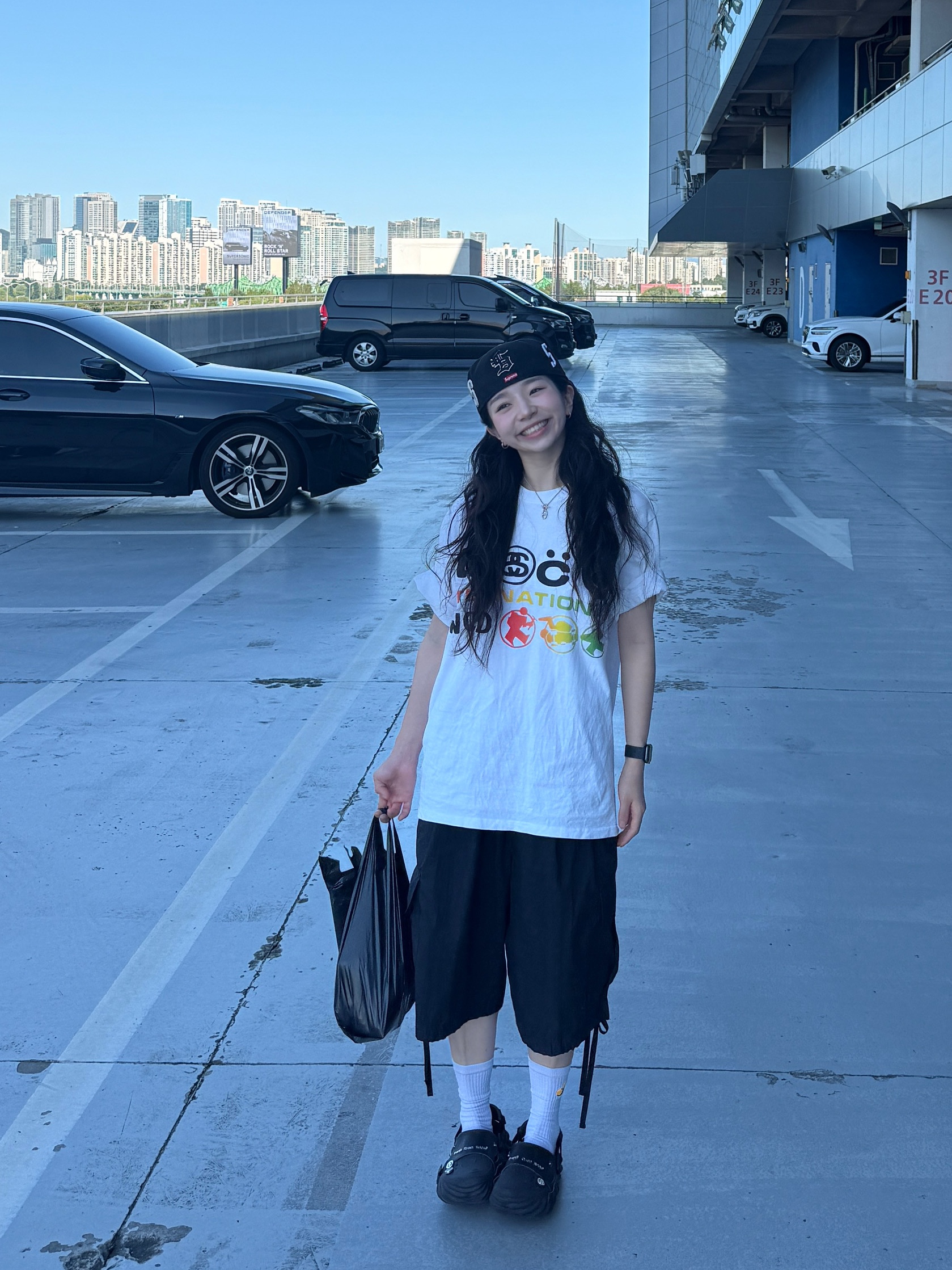 Supreme Multi S Logo New Era Black - 25SS, Stussy x Cactus Plant Flea Market International T-Shirt White 착용 스타일