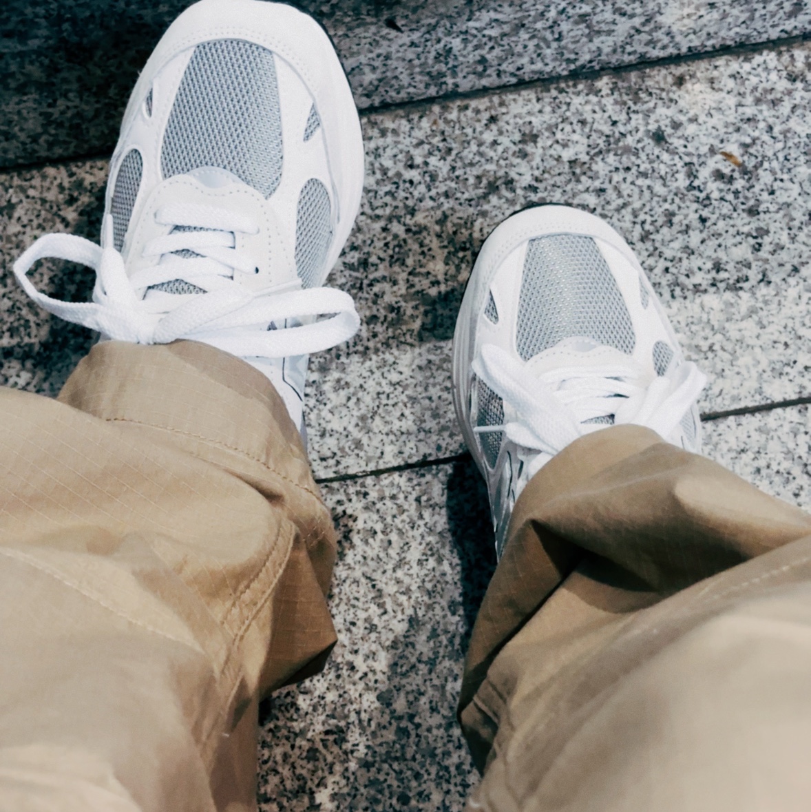 New Balance 993 Made in USA Reflection Medium Grey - D Standard 착용 스타일 - 1