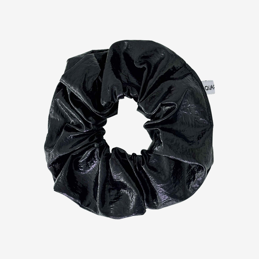 QTV25LTSBK QUARTEVV Leather Scrunchie - Black
