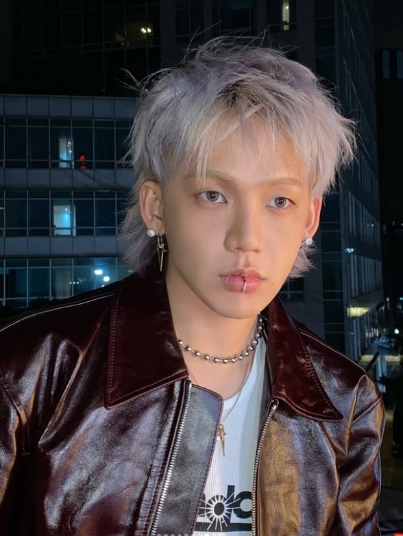 Undermycar 25SS Cordovan Effect Crop Easy Rider Jacket Red, Undermycar 25SS Cordovan Effect Crop Easy Rider Jacket Black 착용 스타일